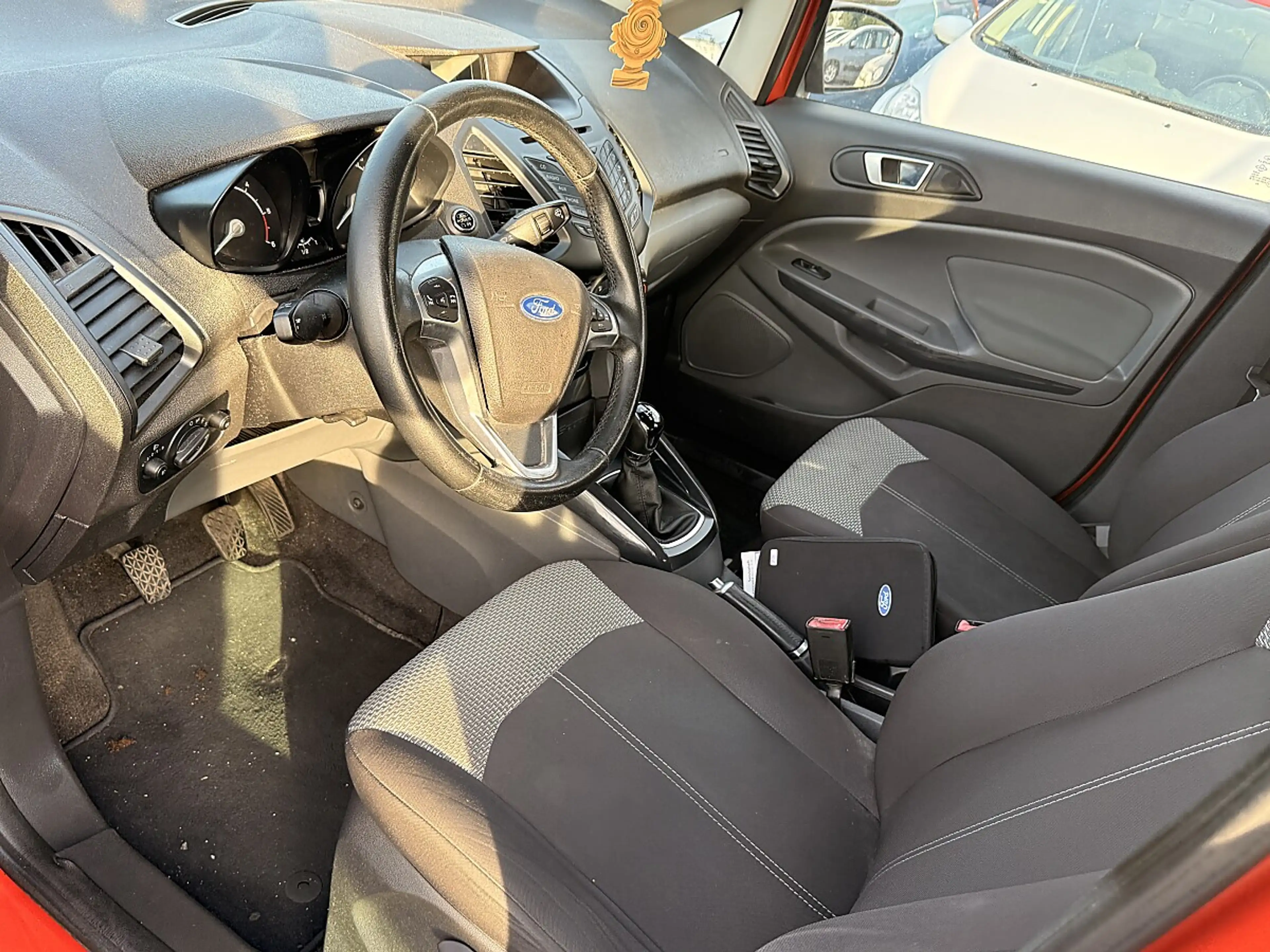 Ford EcoSport 1,5 TDCi Titanium — photo 12