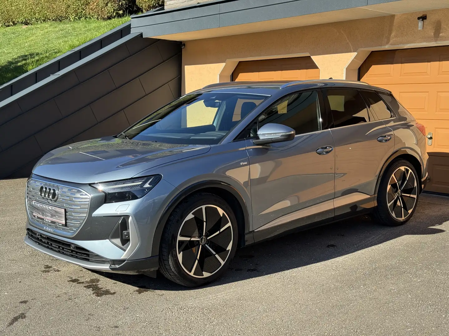 Audi Q4 e-tron Q4 50 e-tron quattro 220kW 82kWh Blau - 1
