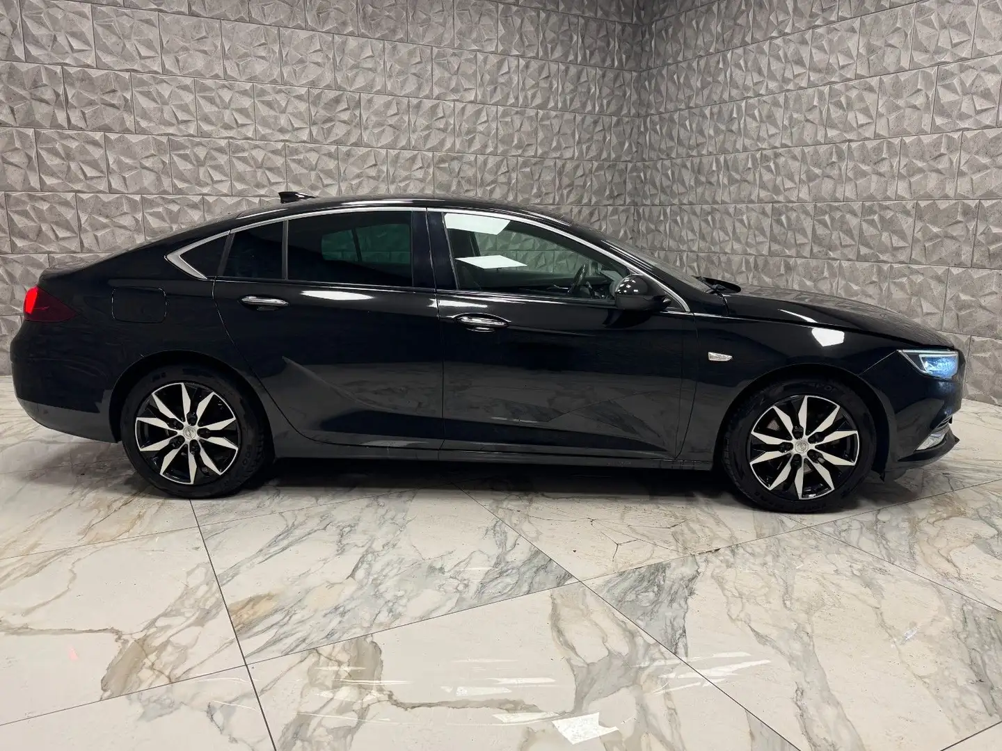 Opel Insignia B Grand Sport Innovation *** VOLLLL *** Schwarz - 2