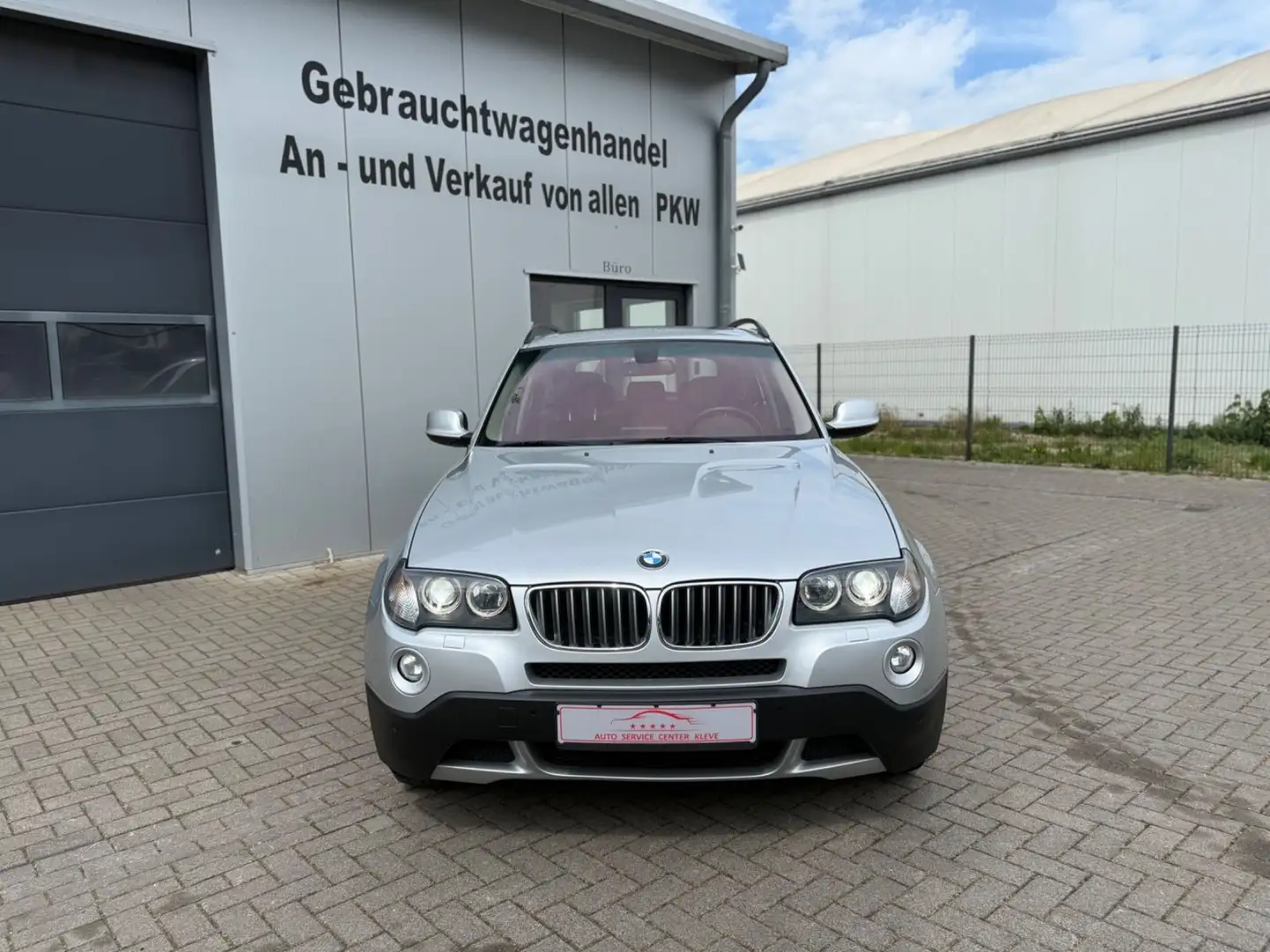 BMW X3 xDrive Lifestyle*LEDER*PANO*SHZ*PDC*AUTOMATI Zilver - 2