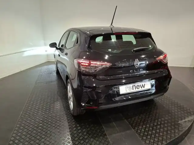 Renault Clio view 2