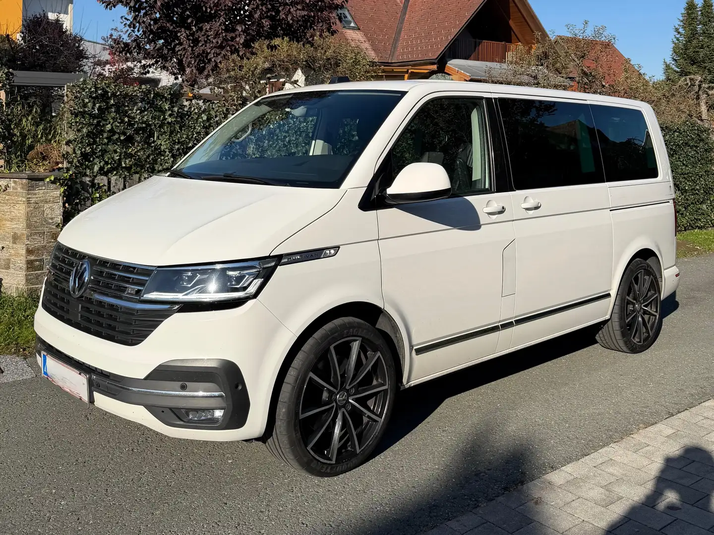 Volkswagen T6.1 Multivan Highline 2,0 TDI 4Motion BMT DSG 20 Zoll ABT 226PS Weiß - 1