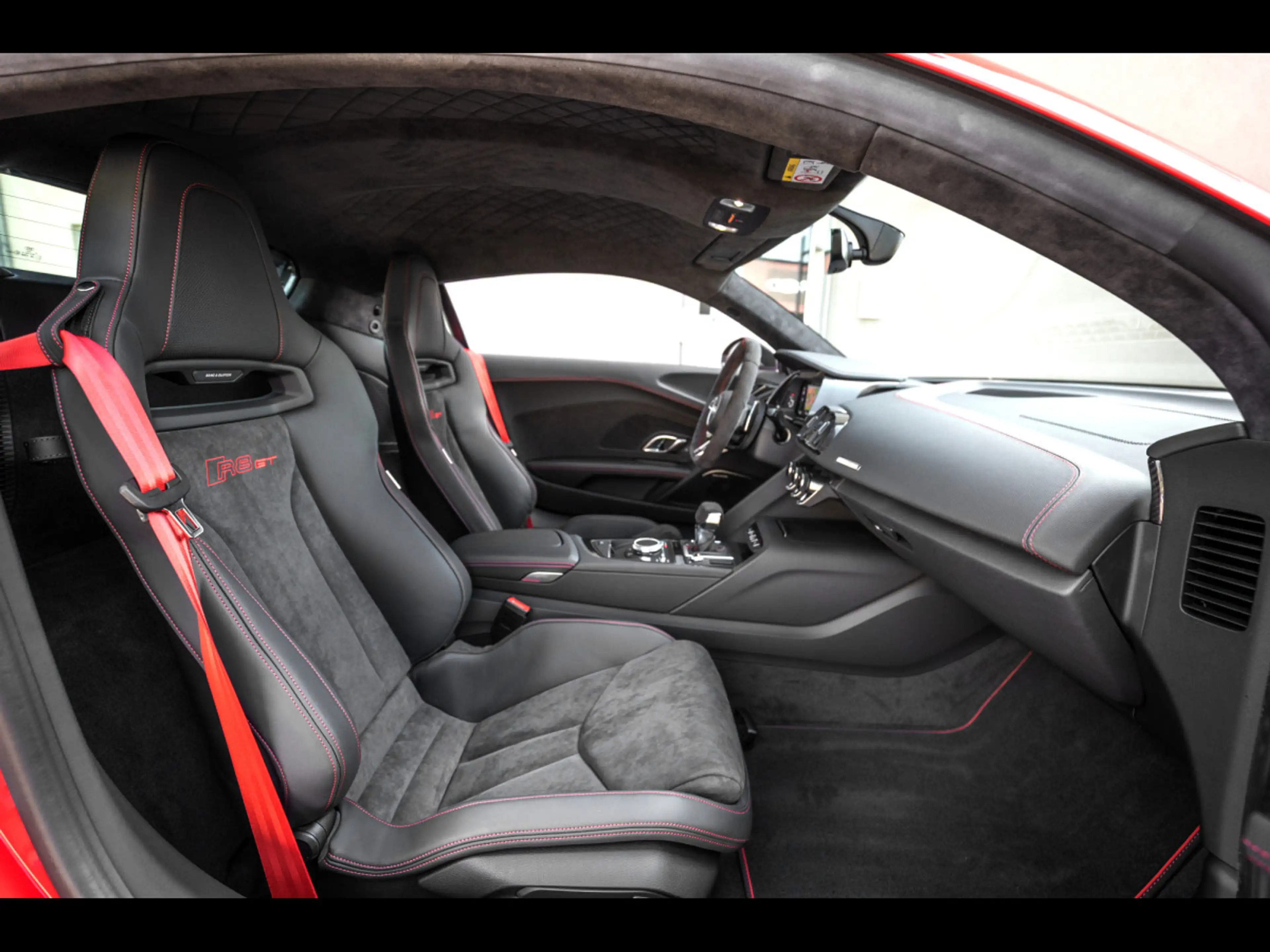 Audi R8 V10 GT RWD S-TRONIC°1/333°TANGO RED°WARRANTY 03/28 — photo 15
