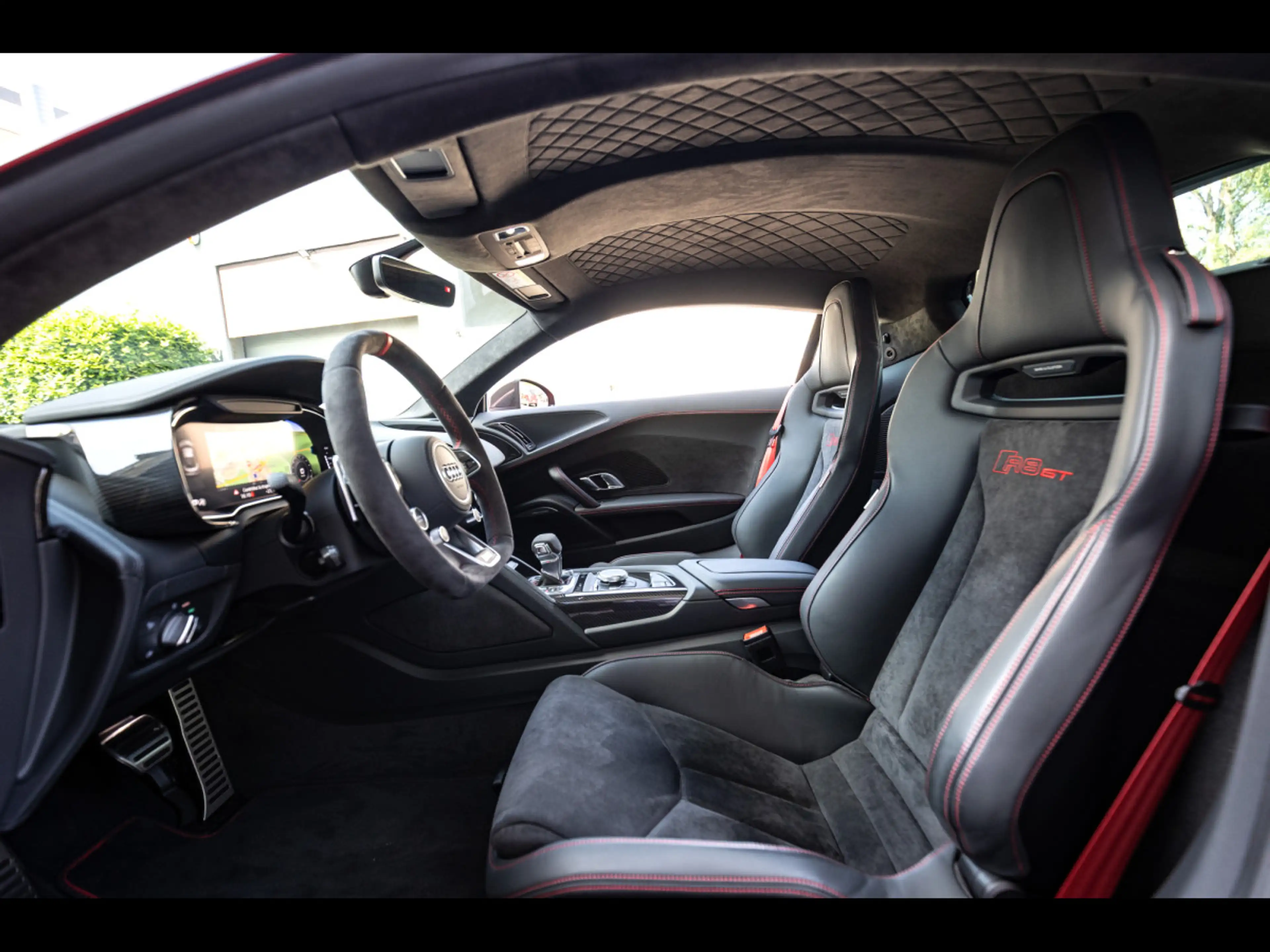 Audi R8 V10 GT RWD S-TRONIC°1/333°TANGO RED°WARRANTY 03/28 — photo 13