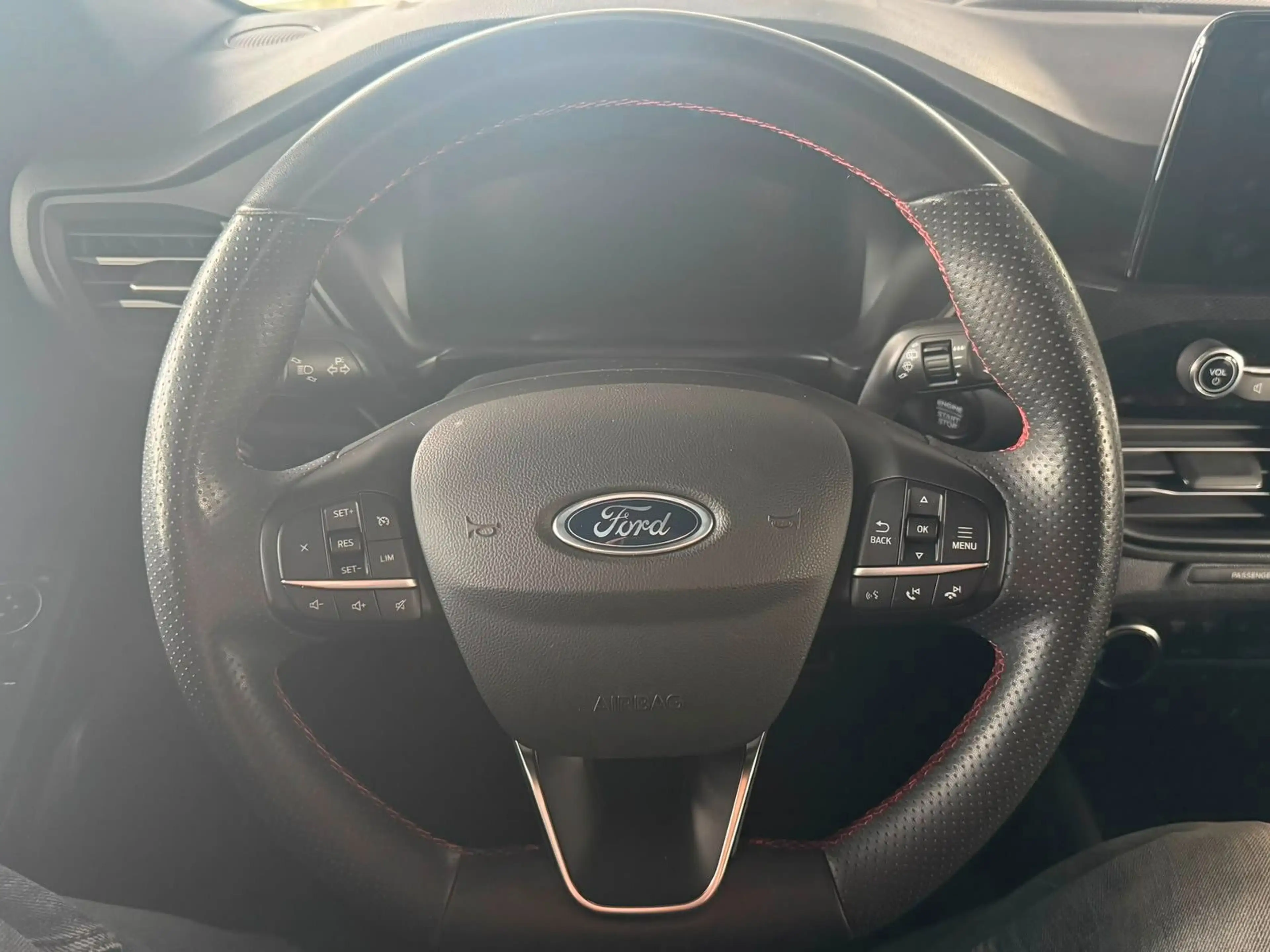 Ford Kuga Plug-In Hybrid ST-Line X*KAMER*AHK*1.HAND* — photo 8