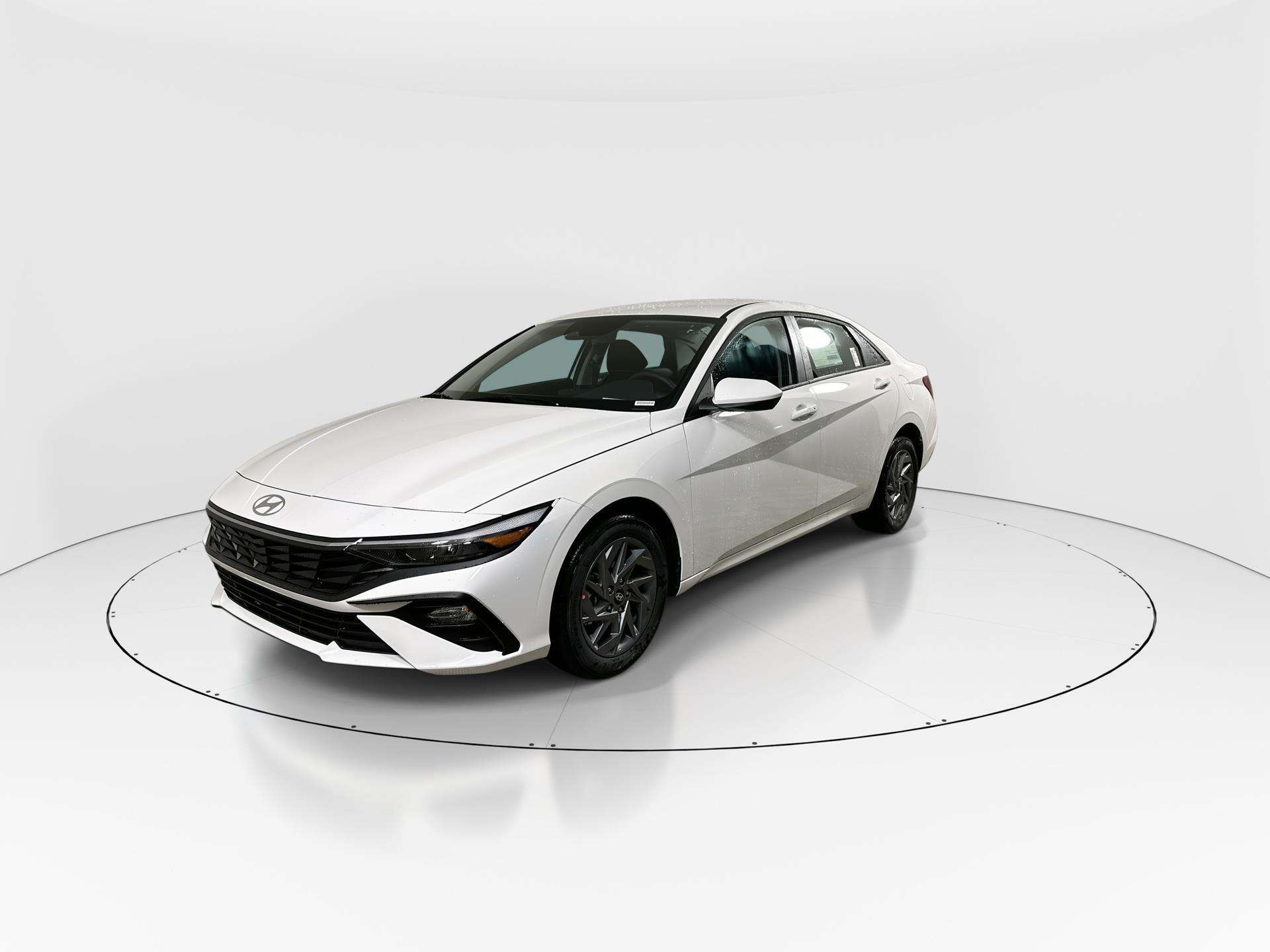 2026 Hyundai Elantra Preferred — снимка 1