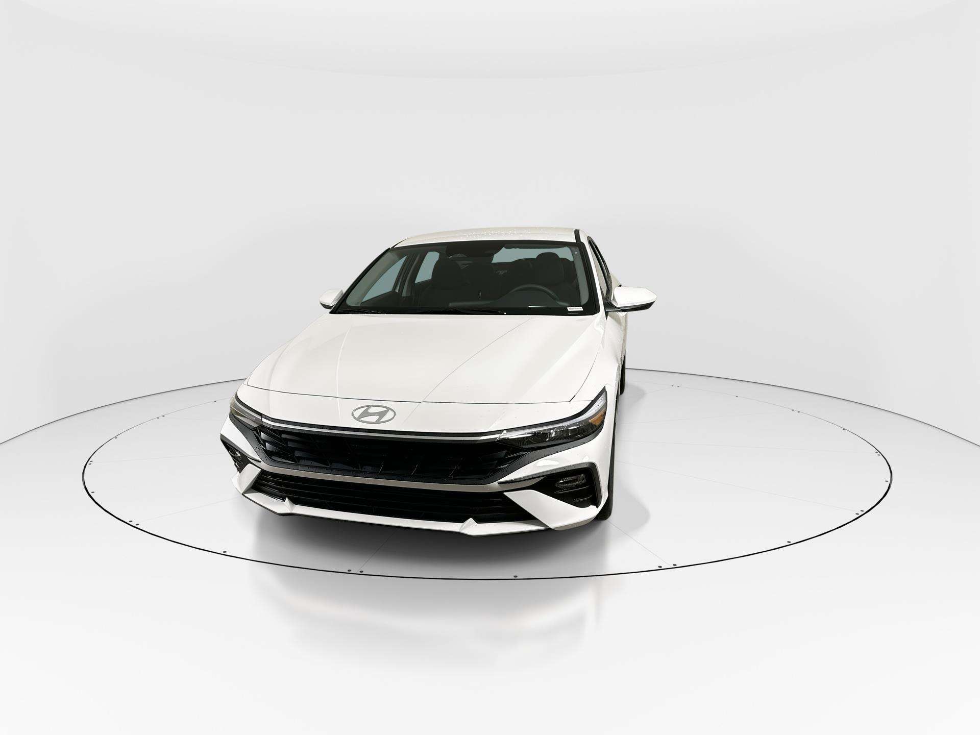 2026 Hyundai Elantra Preferred — снимка 1