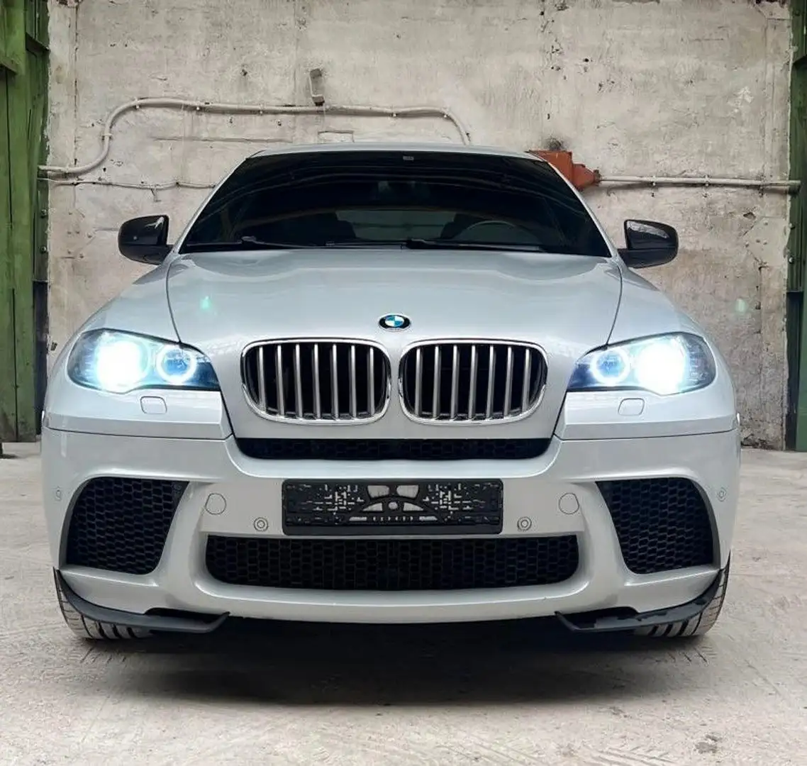 BMW X6 xDrive50i M Performance Sport Paket Silber - 2