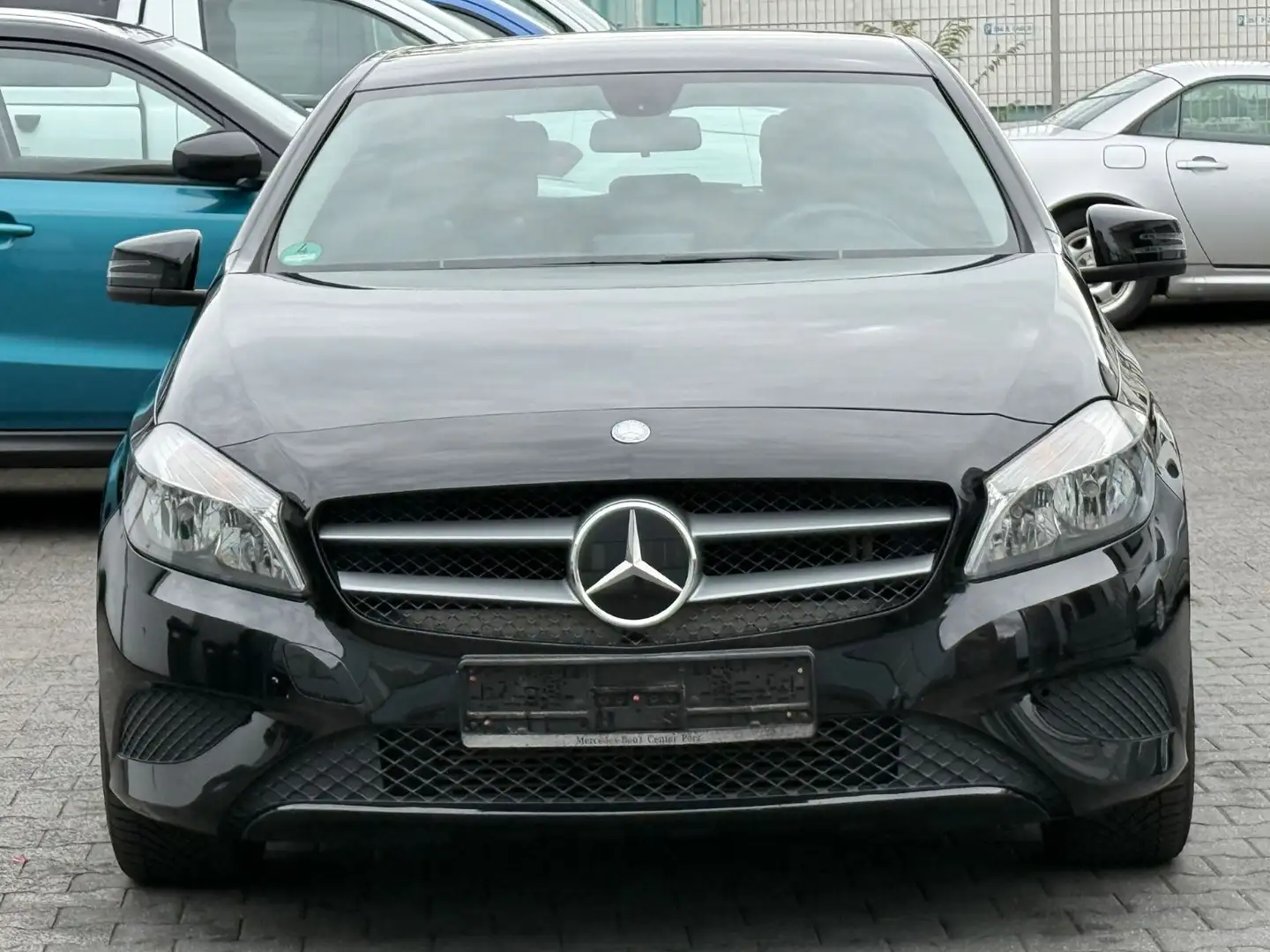 Mercedes-Benz A 180 BlueEfficiency RückfahrKamera SHZ Schwarz - 2