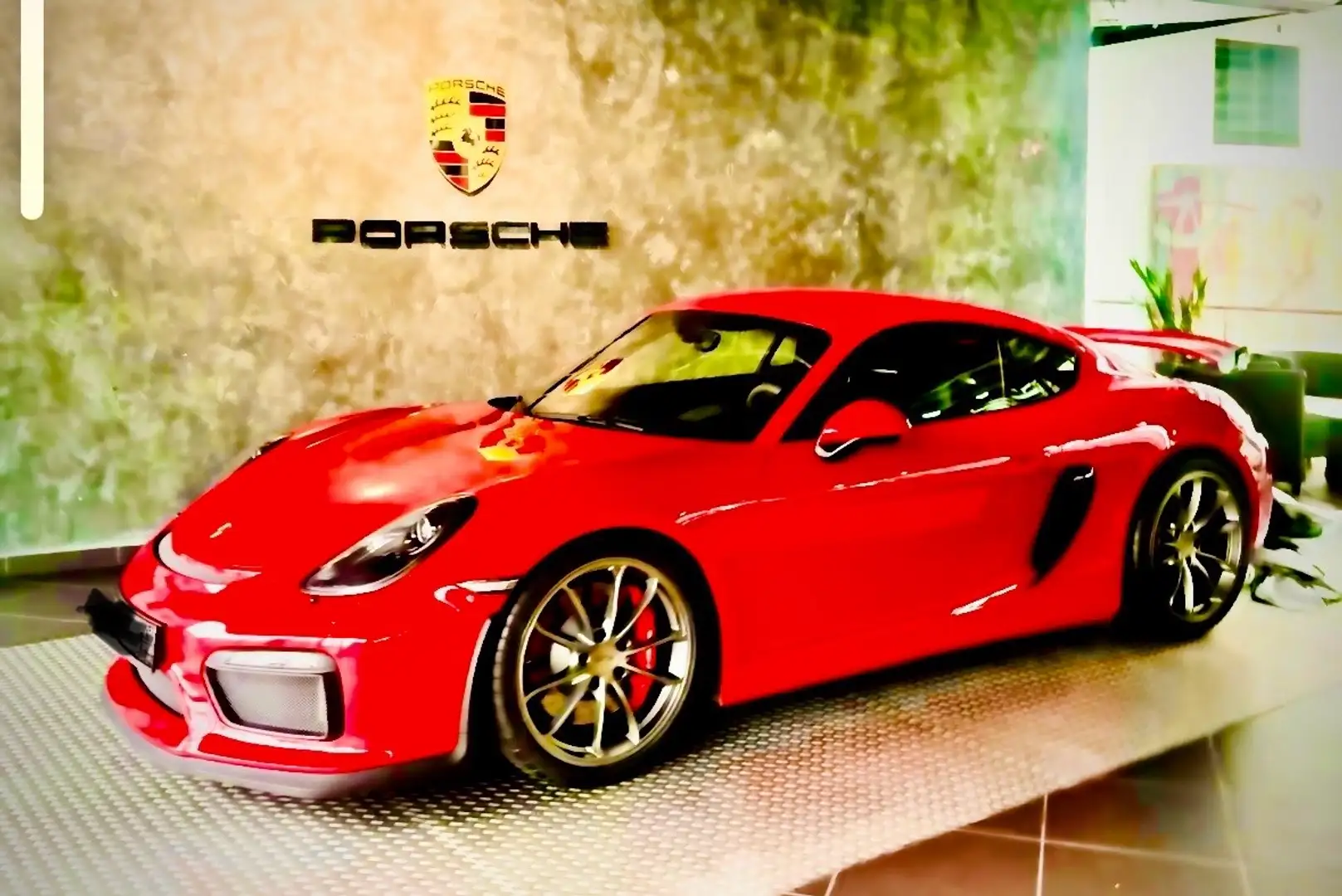 Porsche Cayman GT4 - 1