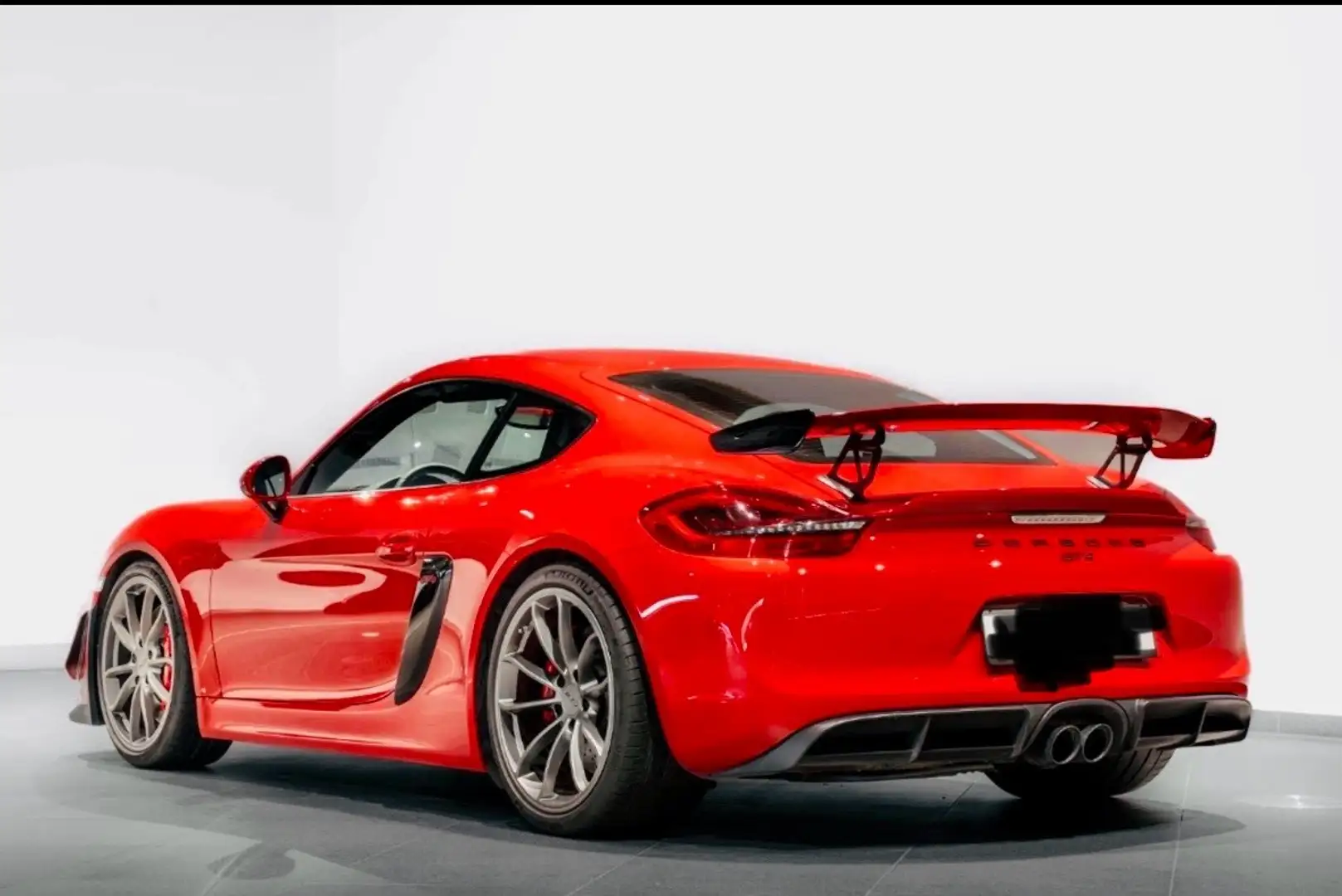 Porsche Cayman GT4 - 2