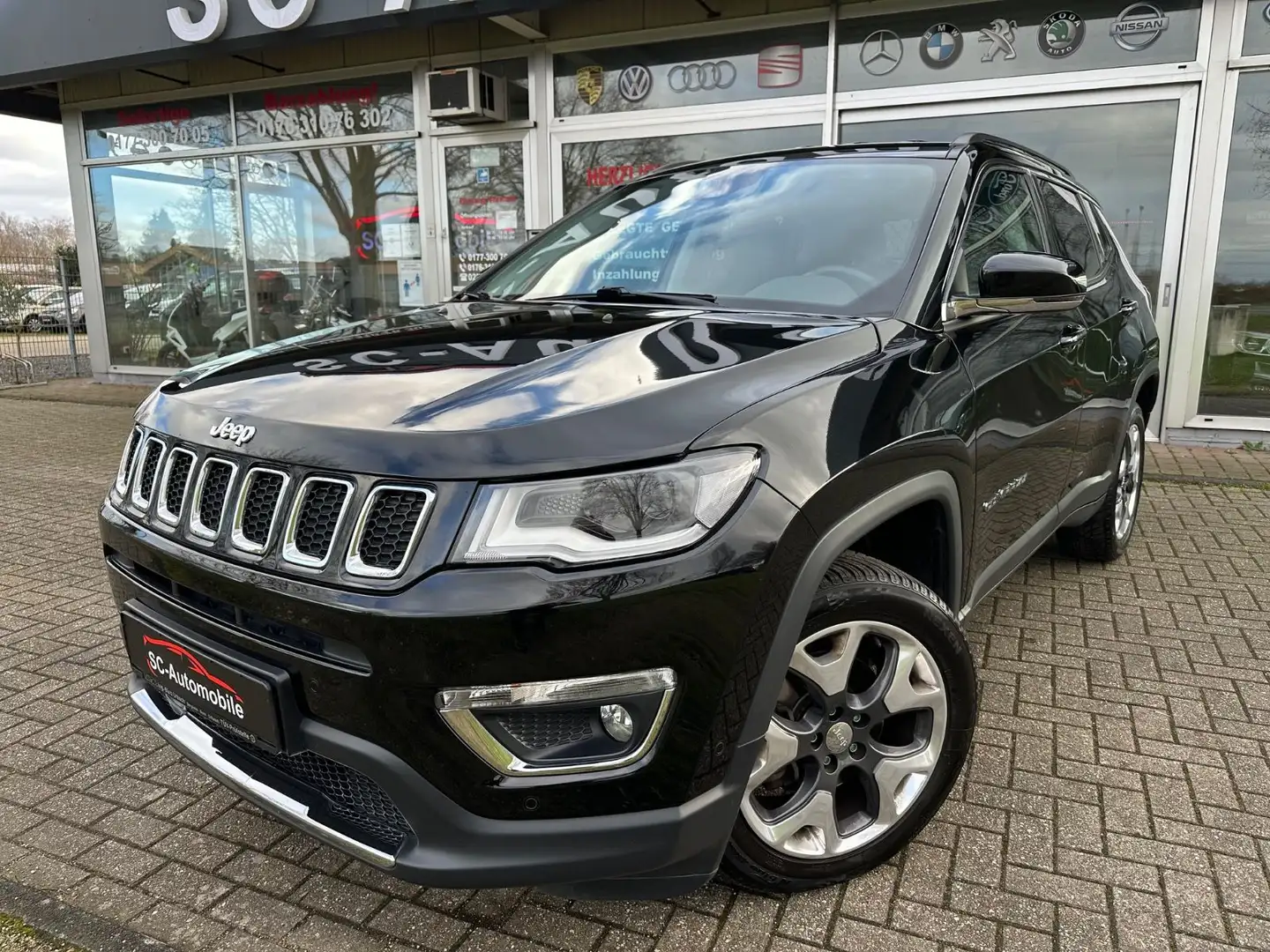 Jeep Compass Limited 4WD*AUTOMATIK*NAVI*R-KAM*KEYLESS Noir - 1