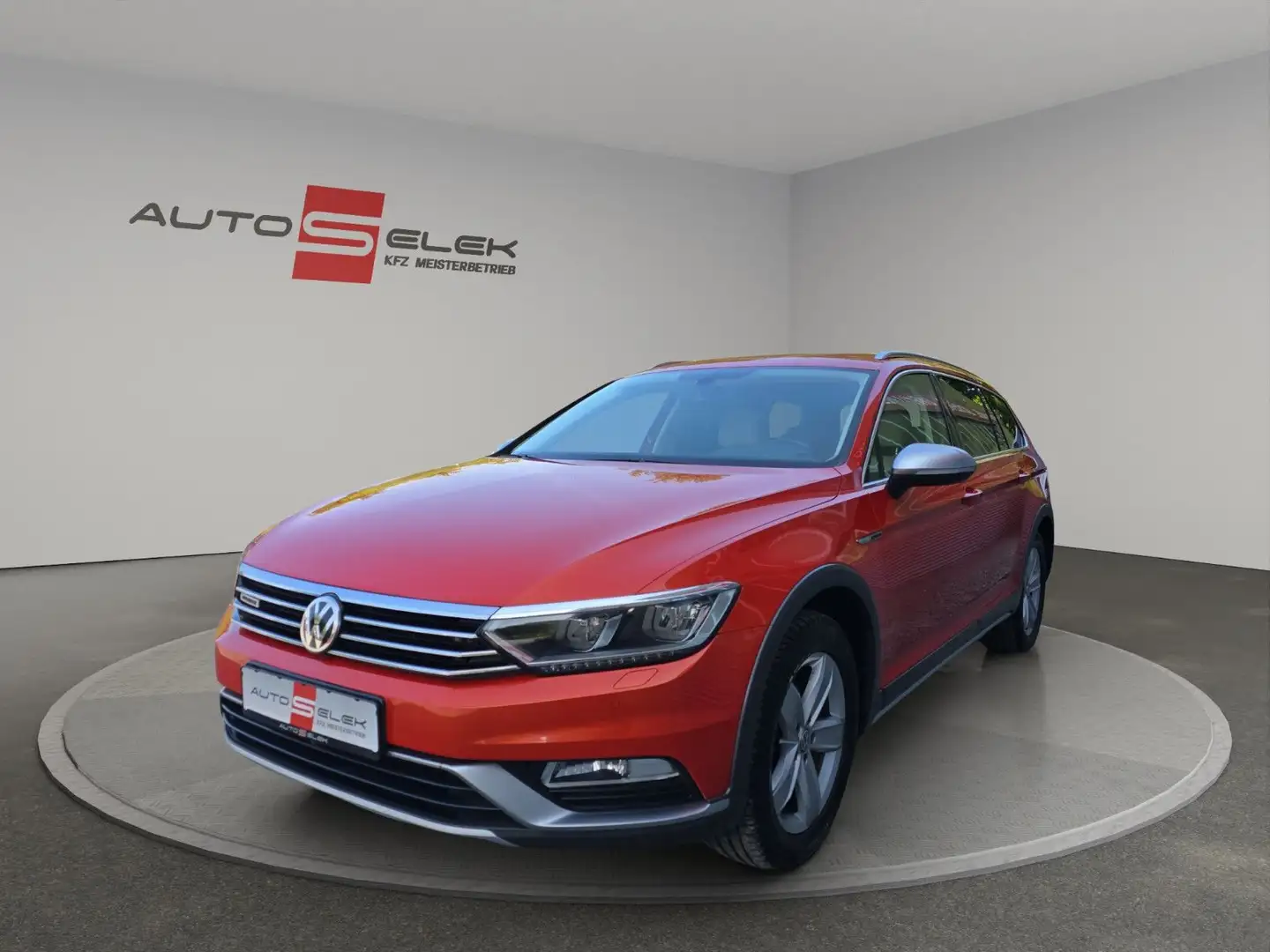 Volkswagen Passat Alltrack Passat Variant Alltrack 4Motion Leder Kamera DSG Оранжевий - 1