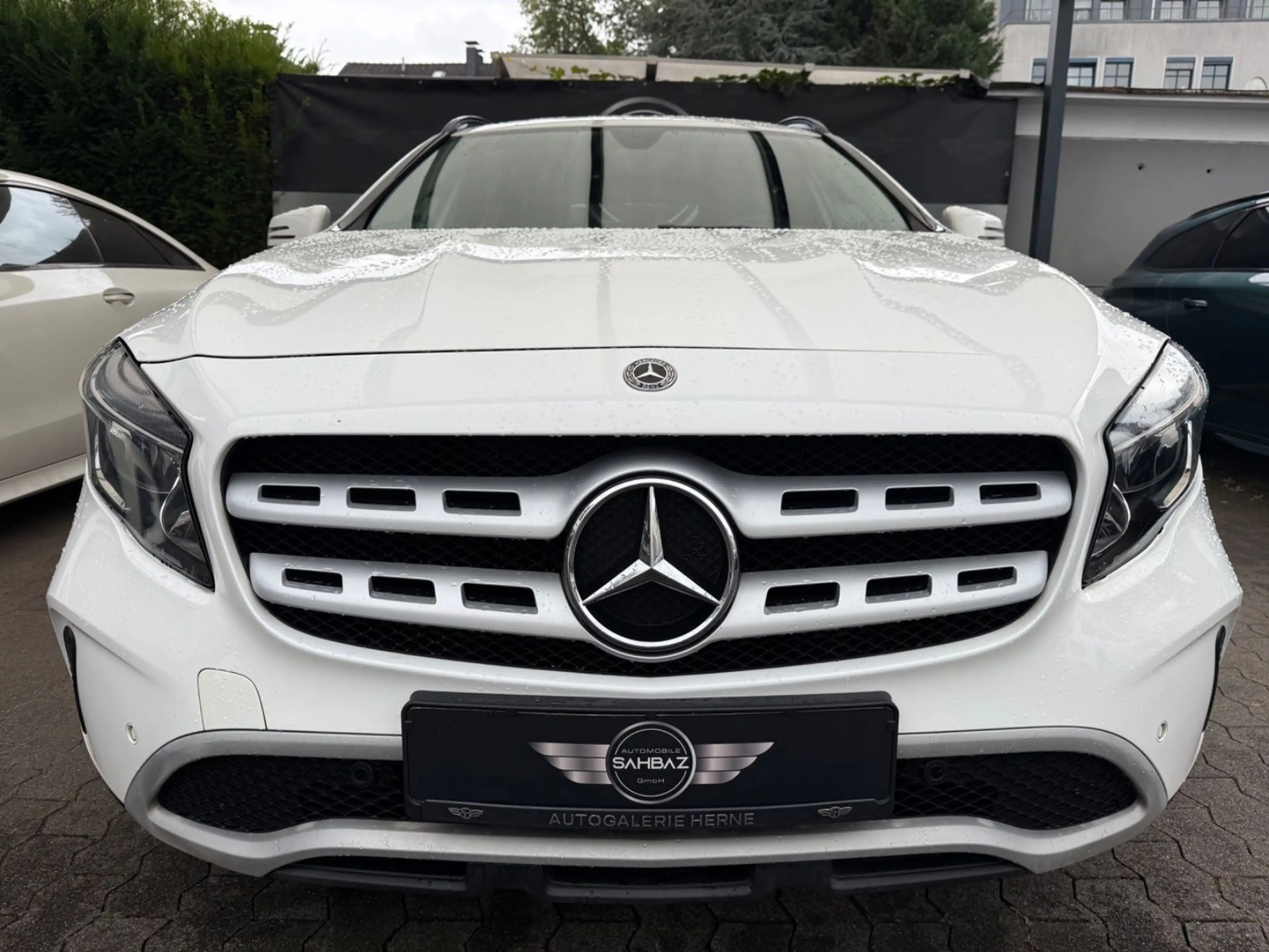 Mercedes-Benz GLA 200 d*NAVI*SHZ*PDC*2.HAND — photo 2