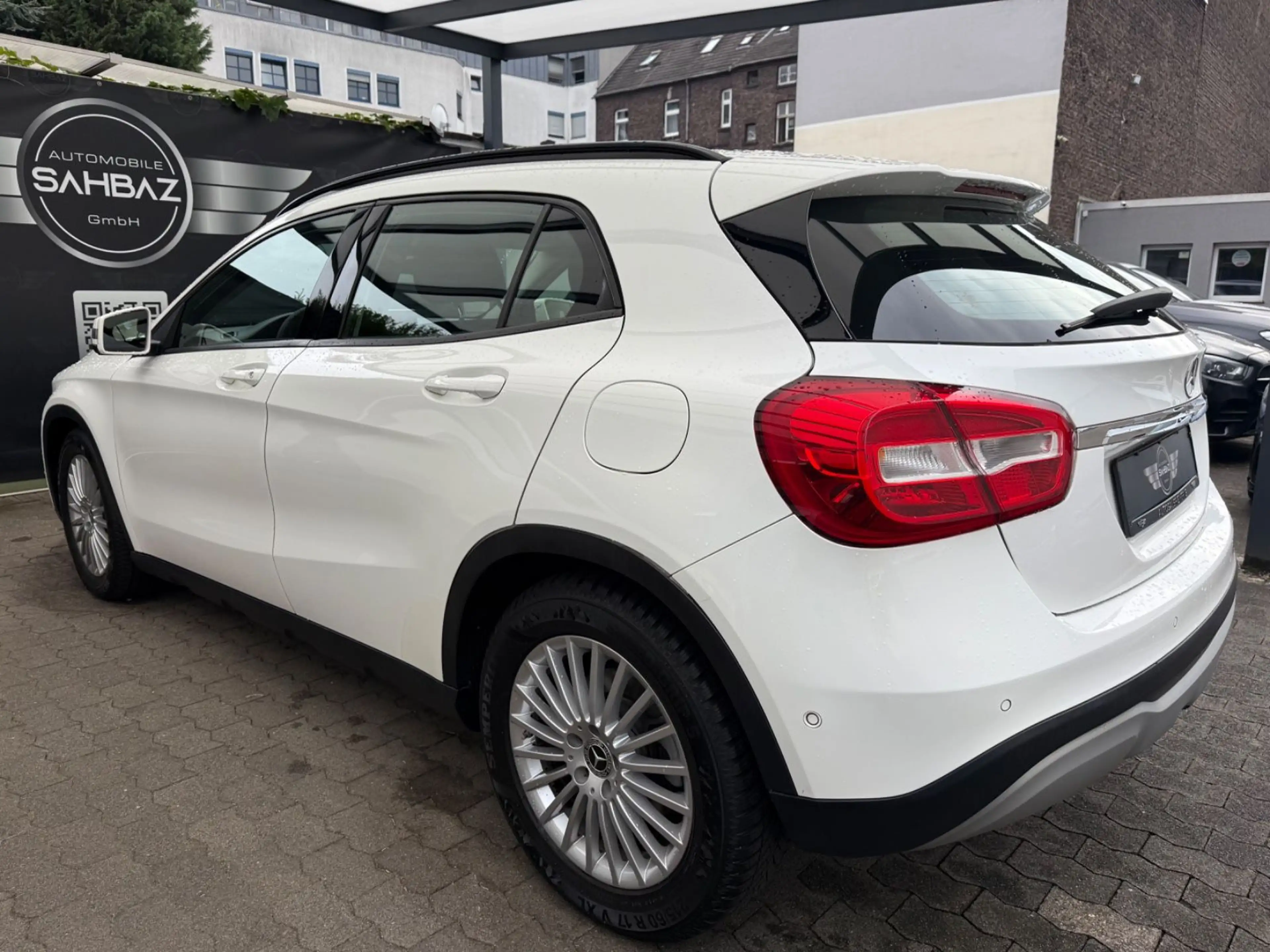Mercedes-Benz GLA 200 d*NAVI*SHZ*PDC*2.HAND — photo 6