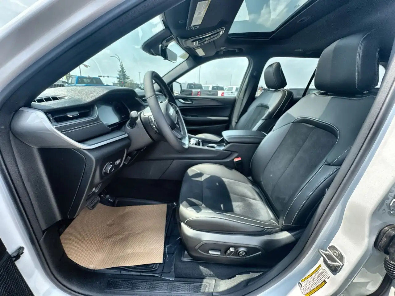 Jeep Grand Cherokee снимка Jeep Grand Cherokee