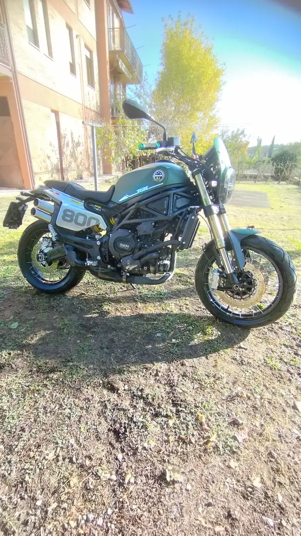 Benelli Leoncino 800 Trail Grün - 1