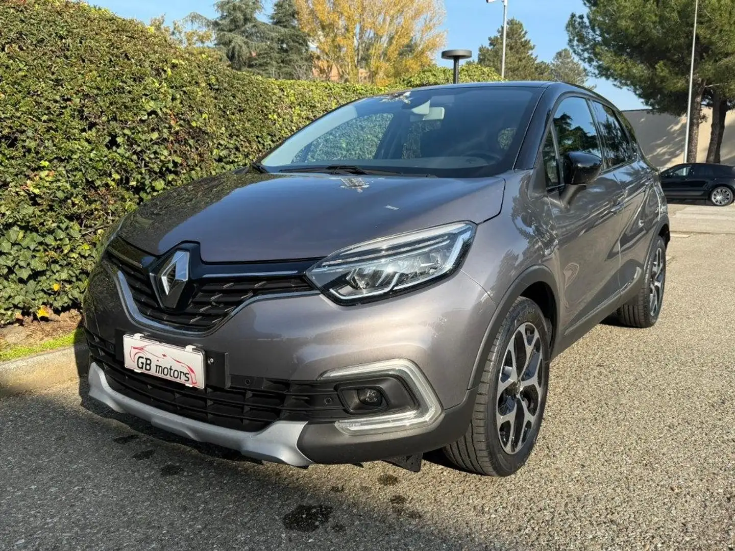 Renault Captur dCi 8V 90CV Sport Edition2 NAVI - LED - TELECAMERA Grijs - 2