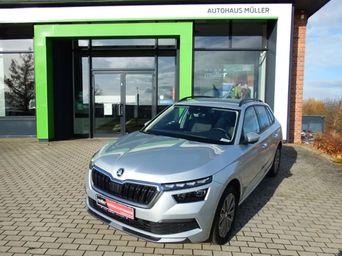 Skoda Kamiq Clever 1.0TSI 110kW LED NAV var. LB Plateado - 2