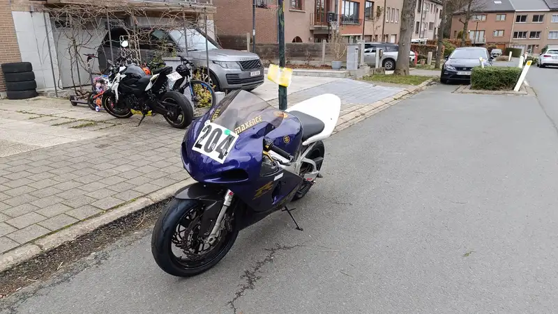 Suzuki GSX-R 750 - foto 2