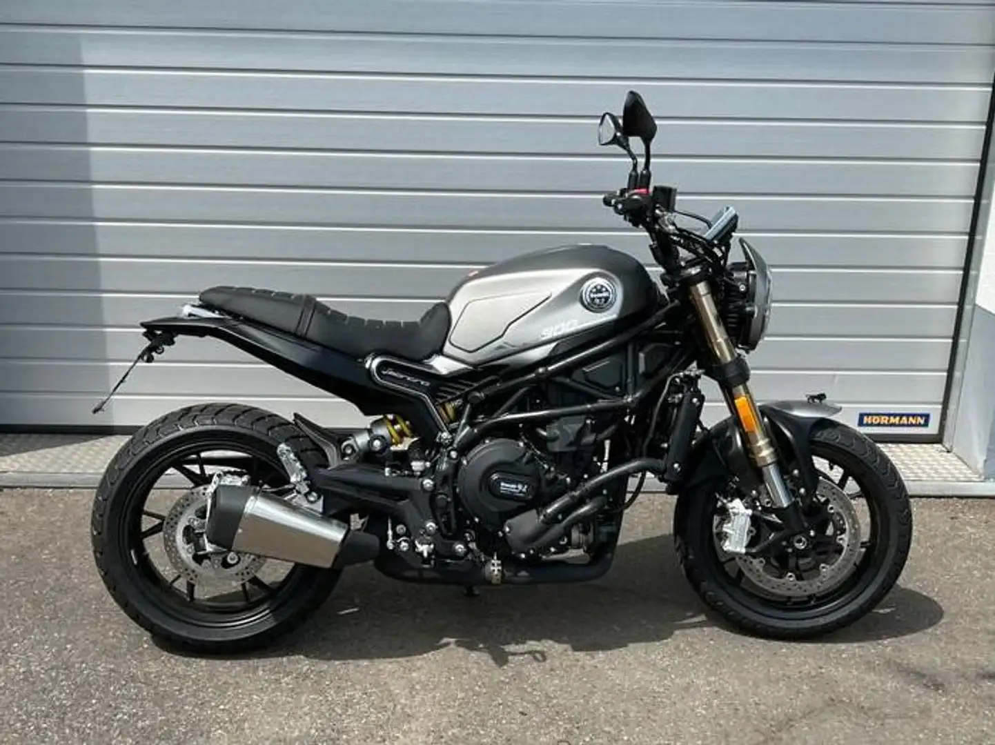 Benelli Leoncino 800 Gris - 1