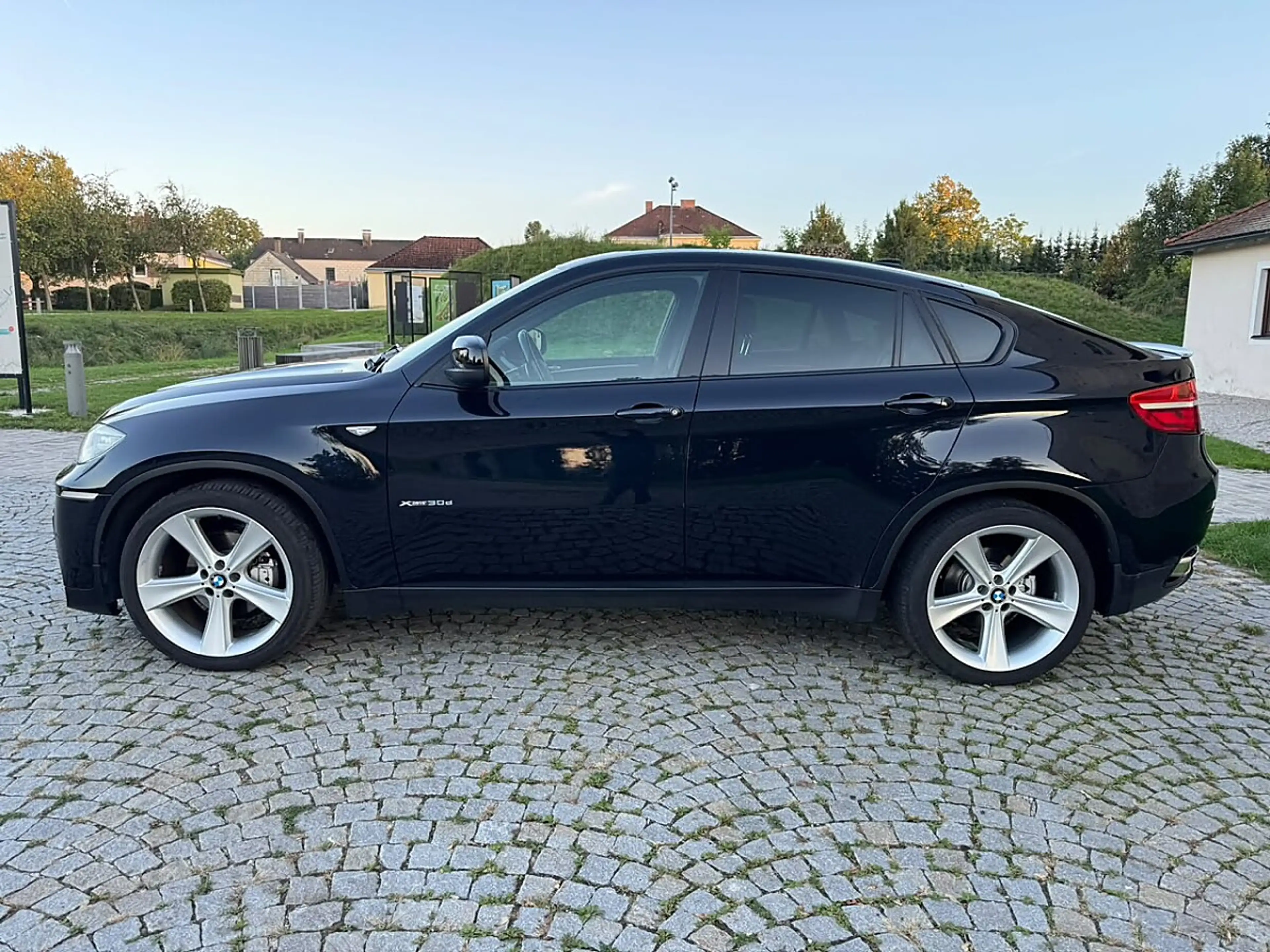 BMW X6 xDrive30d Aut.M-PERFORMANC/HEAD-UP/NAVI/LE•••SU... — photo 9