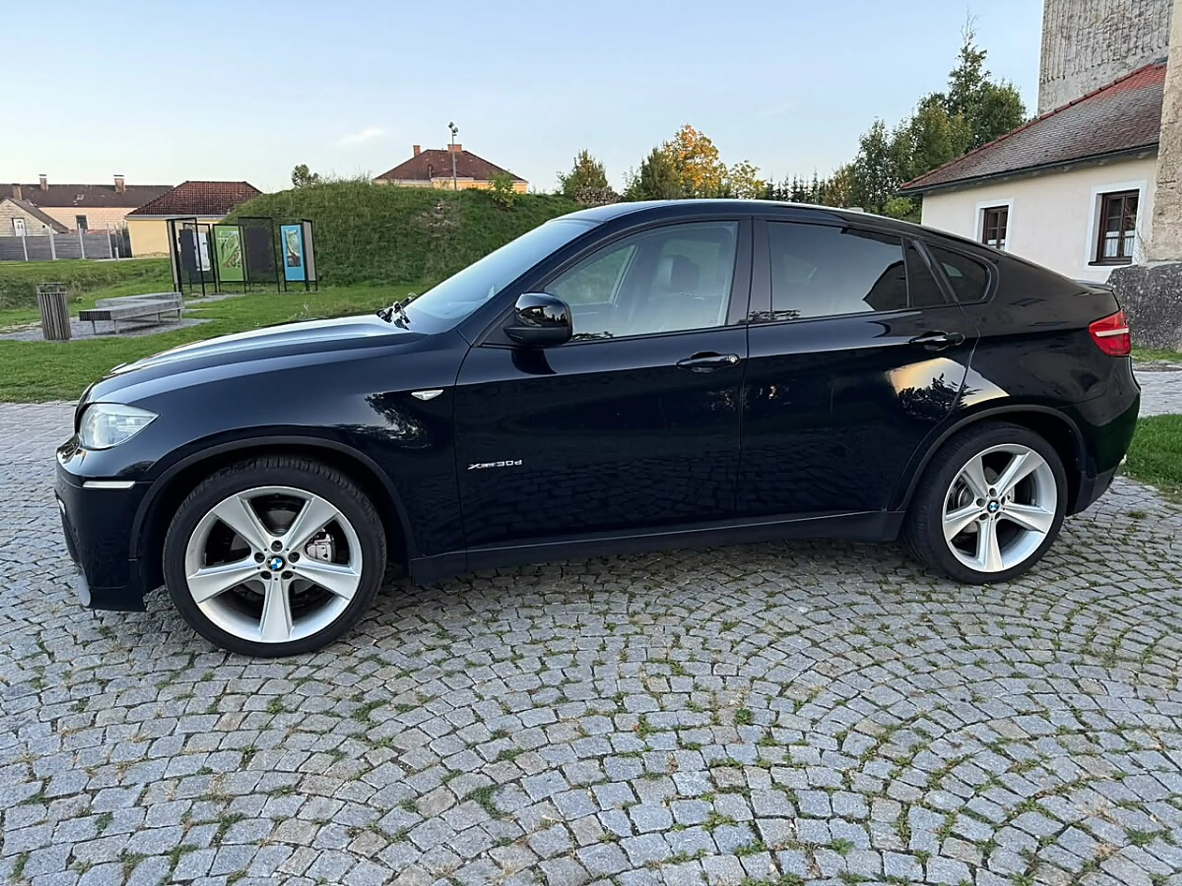 BMW X6 xDrive30d Aut.M-PERFORMANC/HEAD-UP/NAVI/LE•••SU... — photo 7