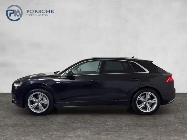 Audi Q8 view 3
