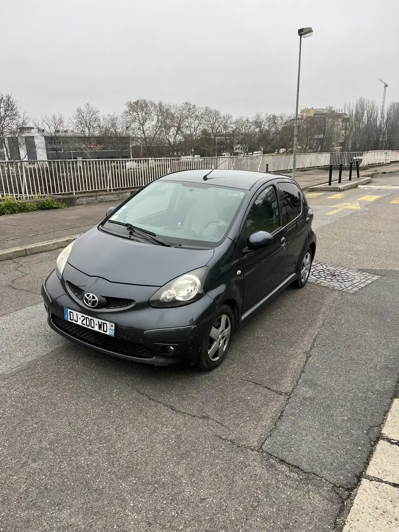 Toyota Aygo Aygo 1.0 VVT-i Up Gris - 1