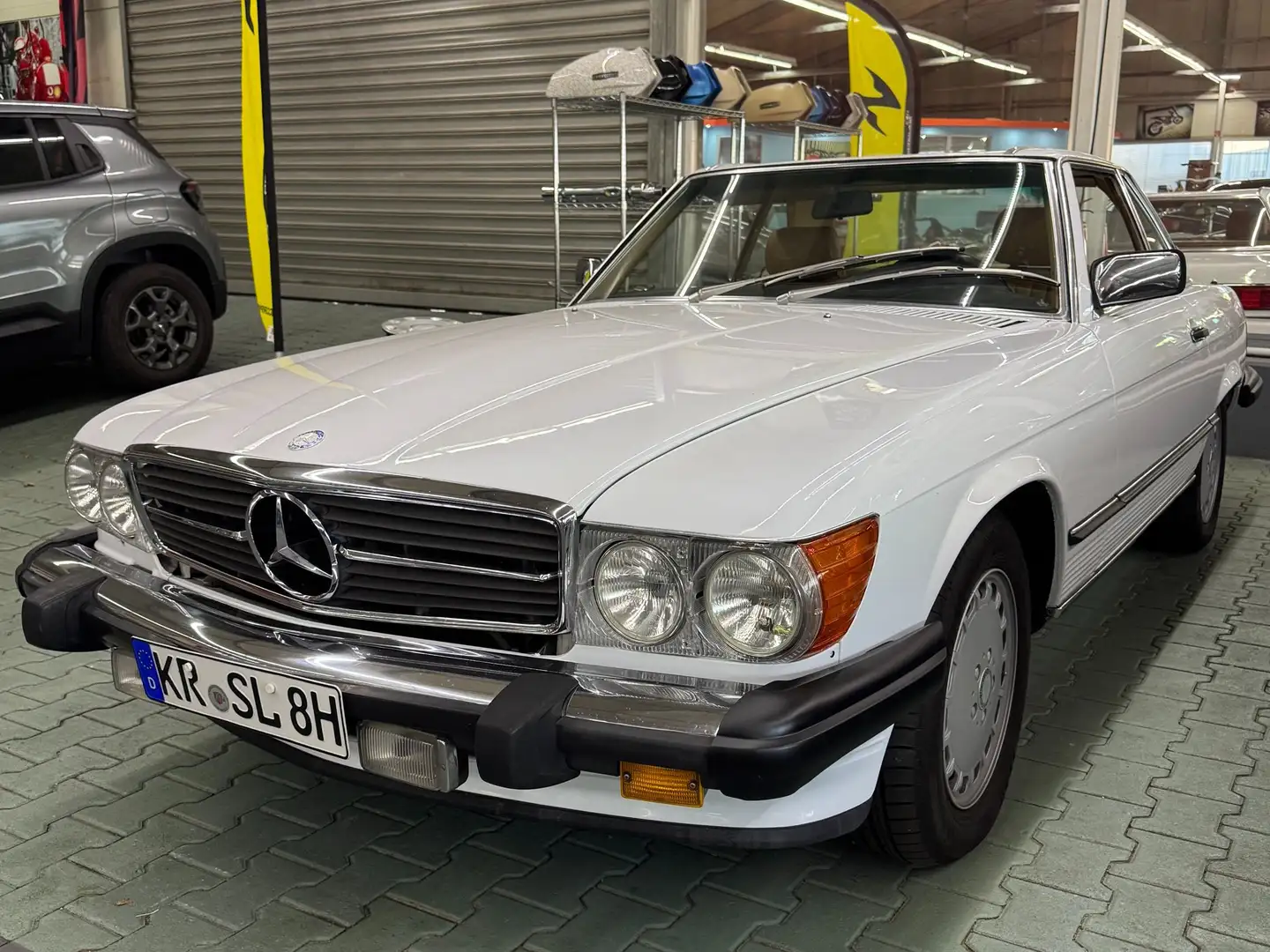 Mercedes-Benz SL 560 R107 Weiß - 2