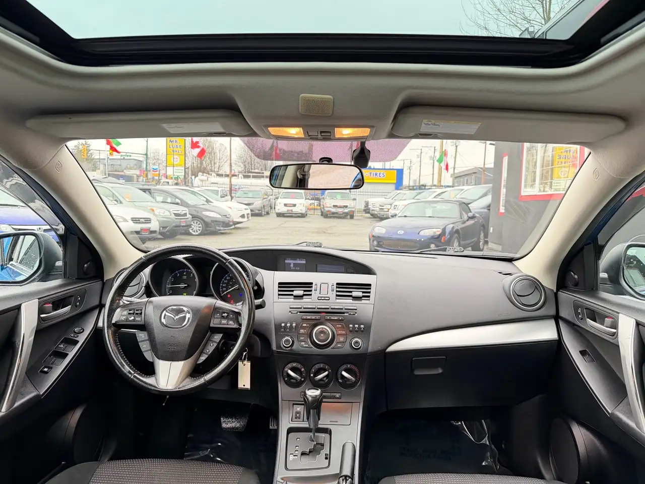 Mazda 3 снимка Mazda 3