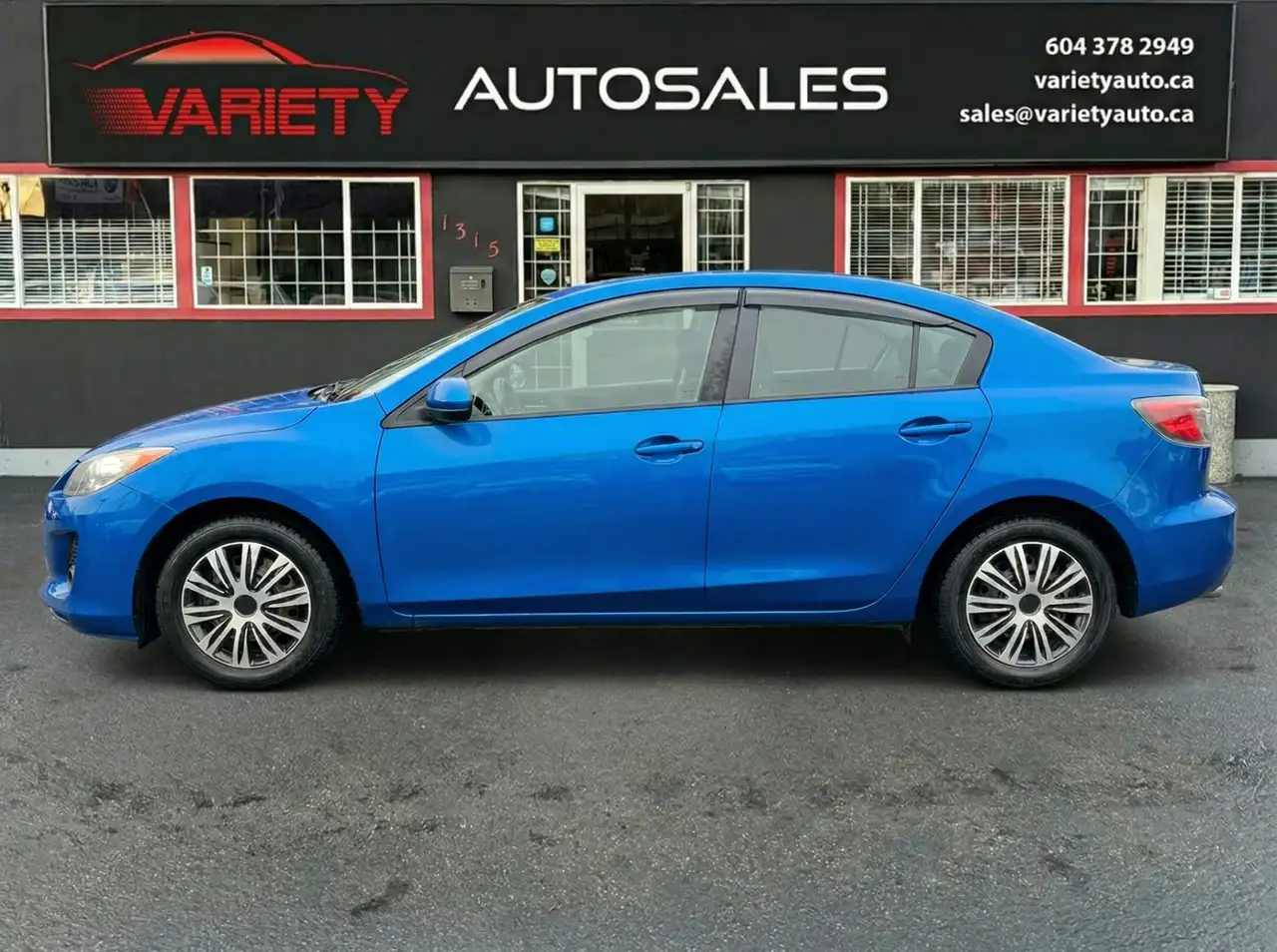 Mazda 3 снимка Mazda 3