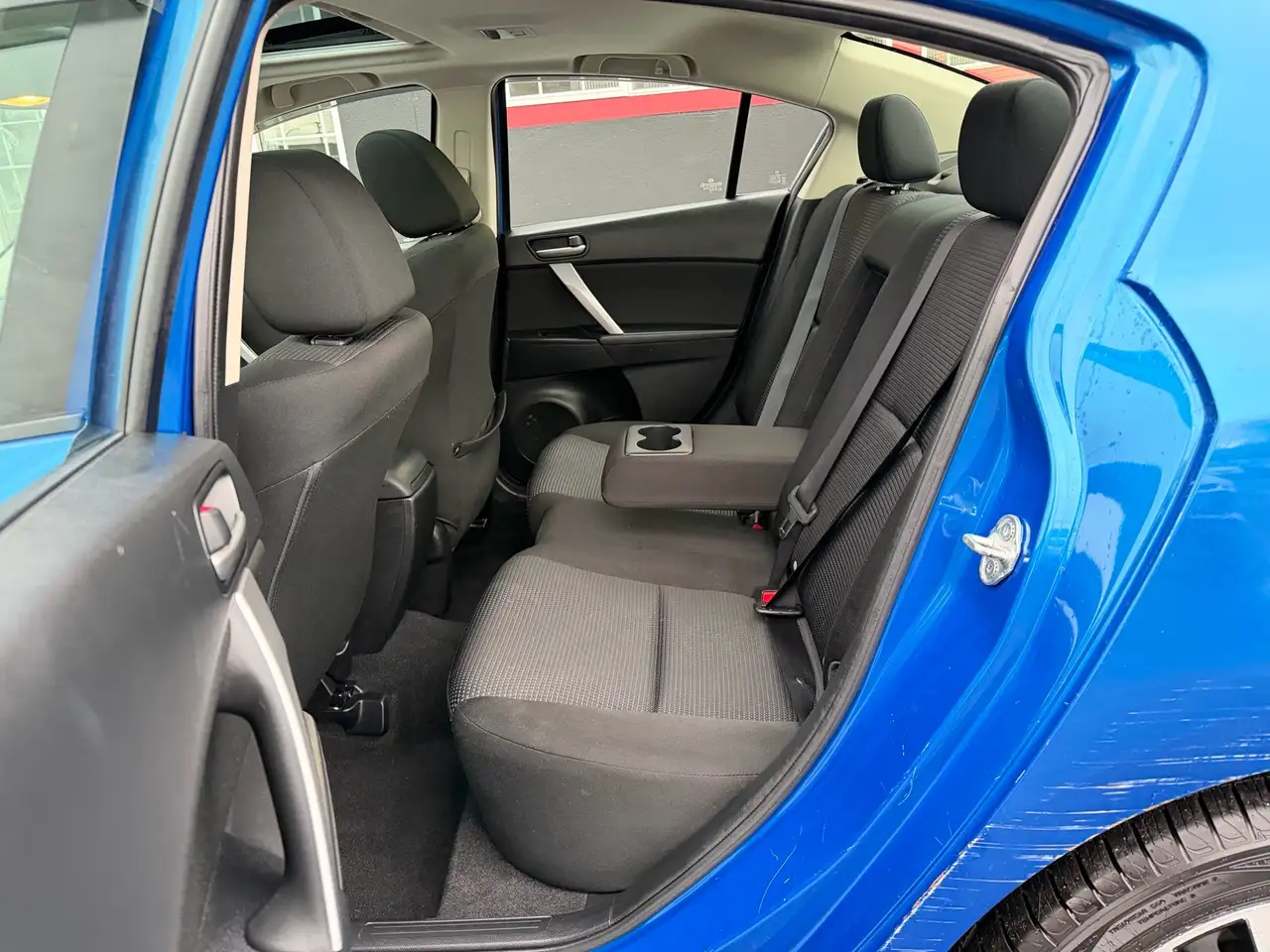 Mazda 3 снимка Mazda 3