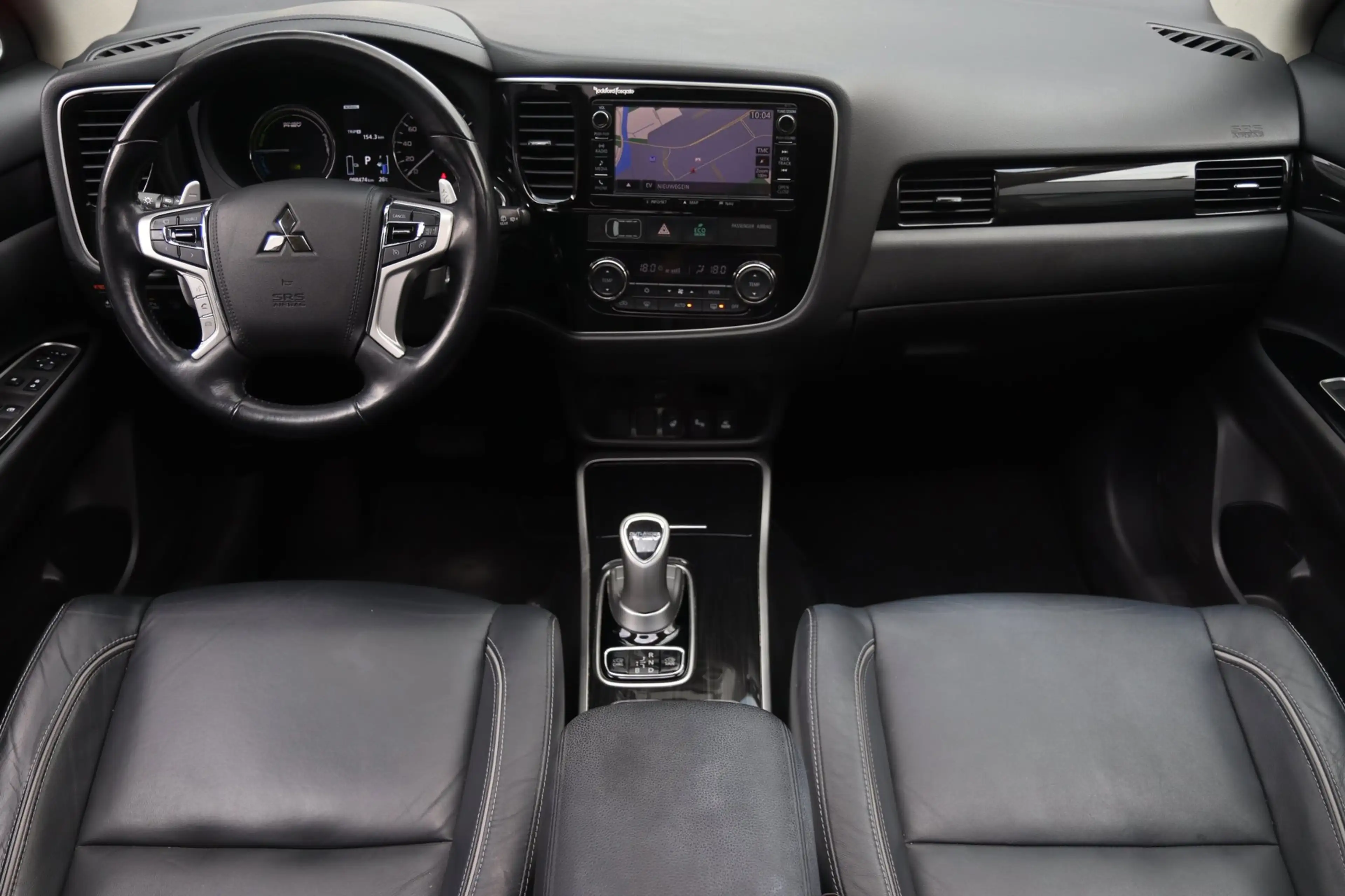 Mitsubishi Outlander 2.0 PHEV Premium / PANO / 360 / KEYLESS / STUUR+ST — photo 6