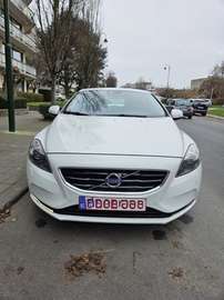 V40 D4 Geartronic Momentum
