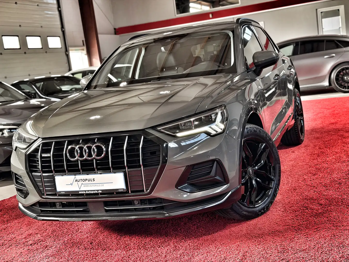 Audi Q3 40 TFSI*QUATTRO*VIRTUAL*SPORT*LED*AMBIENTE* Grau - 1