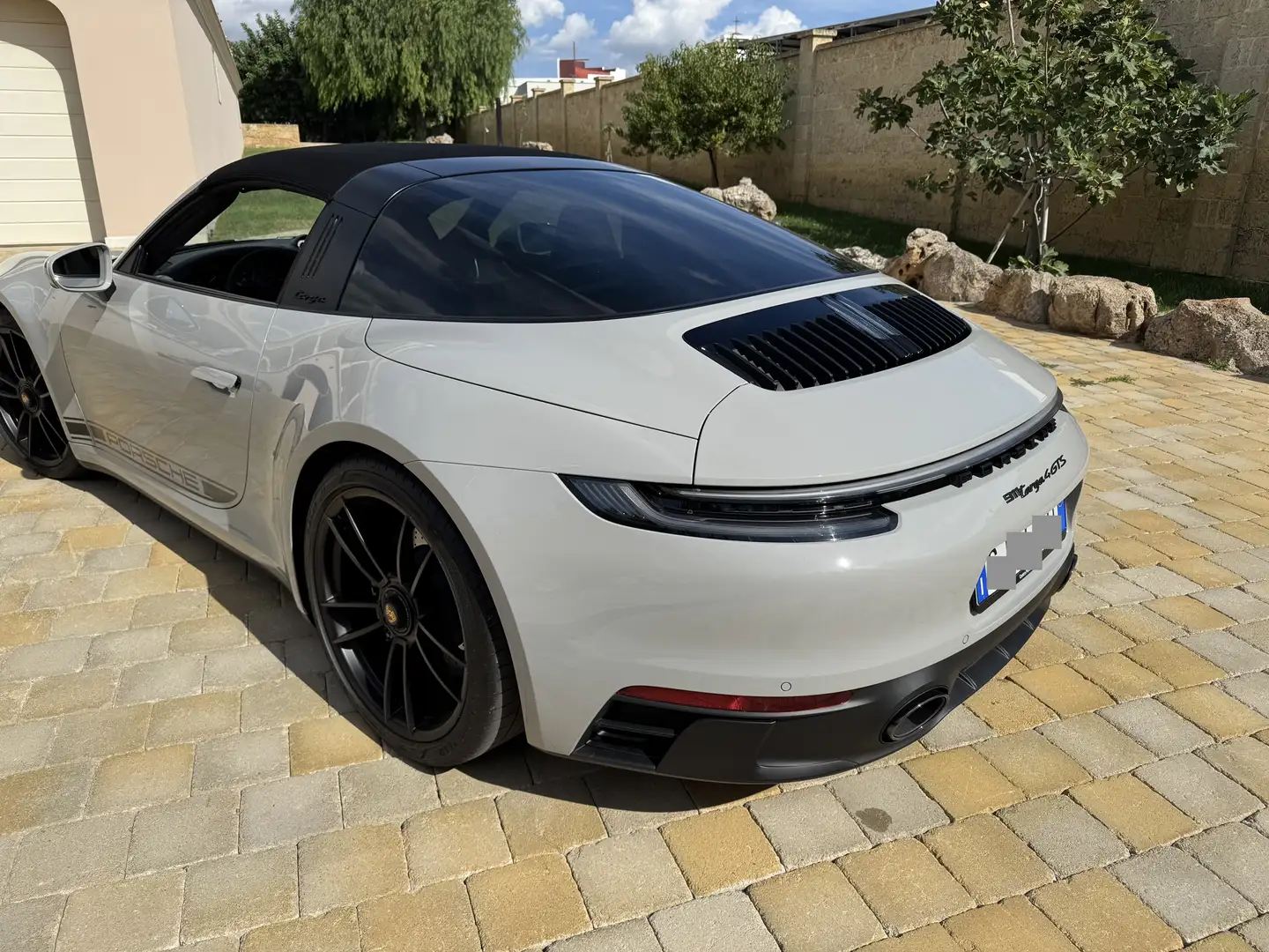 Porsche 992 911 Targa 4 GTS Grigio - 2