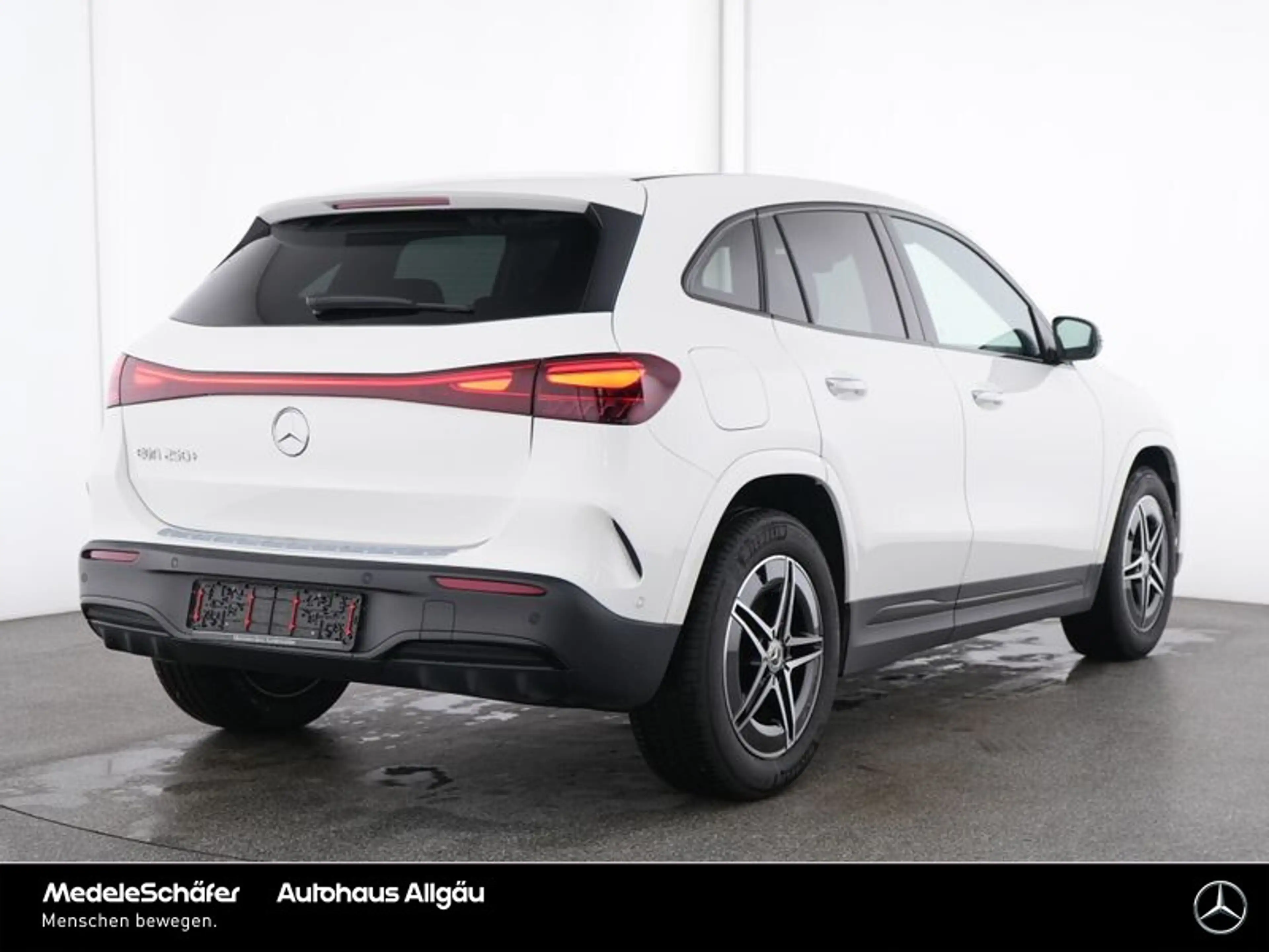 Mercedes-Benz EQA 250 EQA 250+ AMG Night LEDER Vorr.-Distronic AMG Line — photo 2