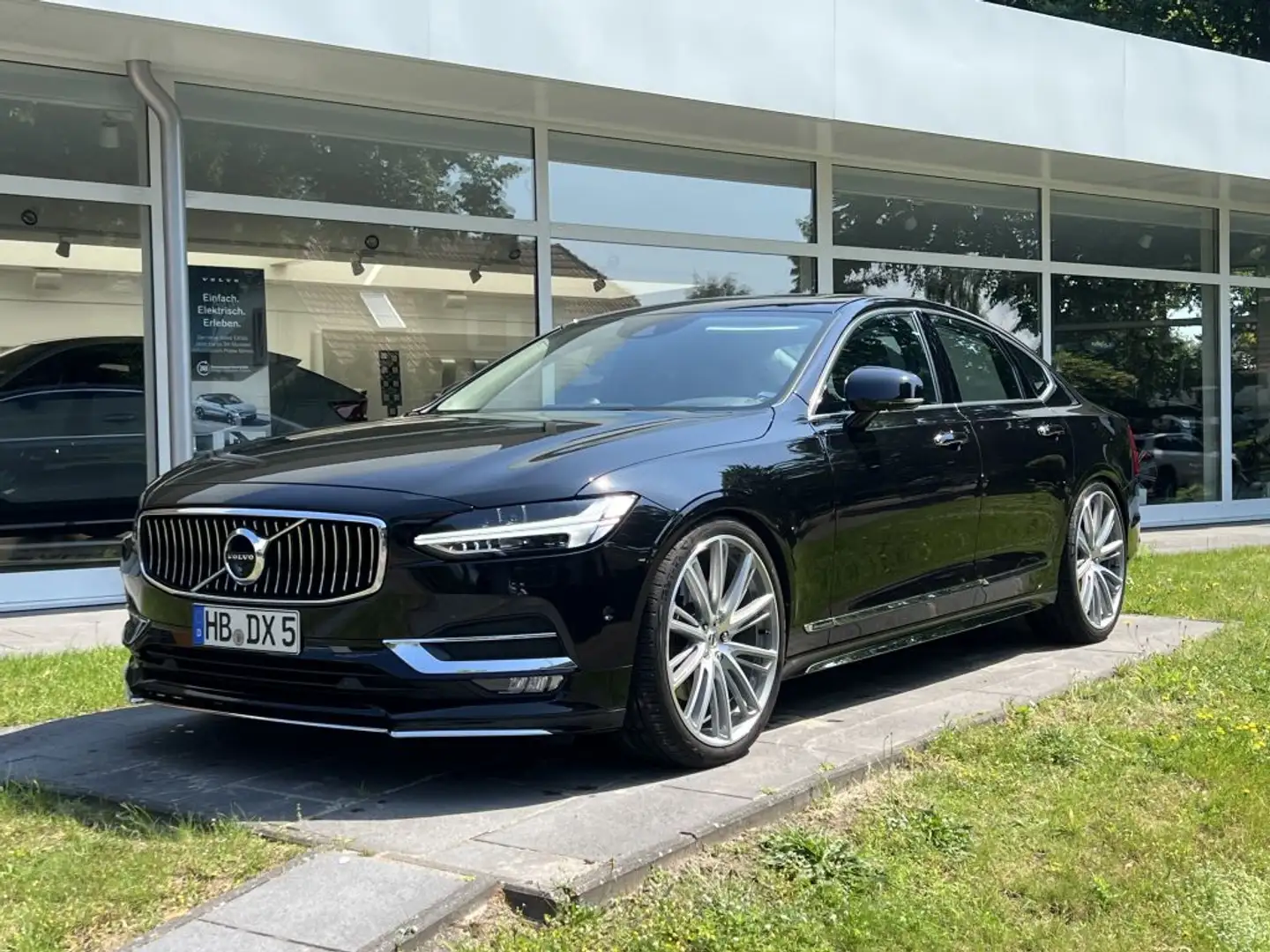 Volvo S90 D5 AWD Geartronic Inscription Schwarz - 2