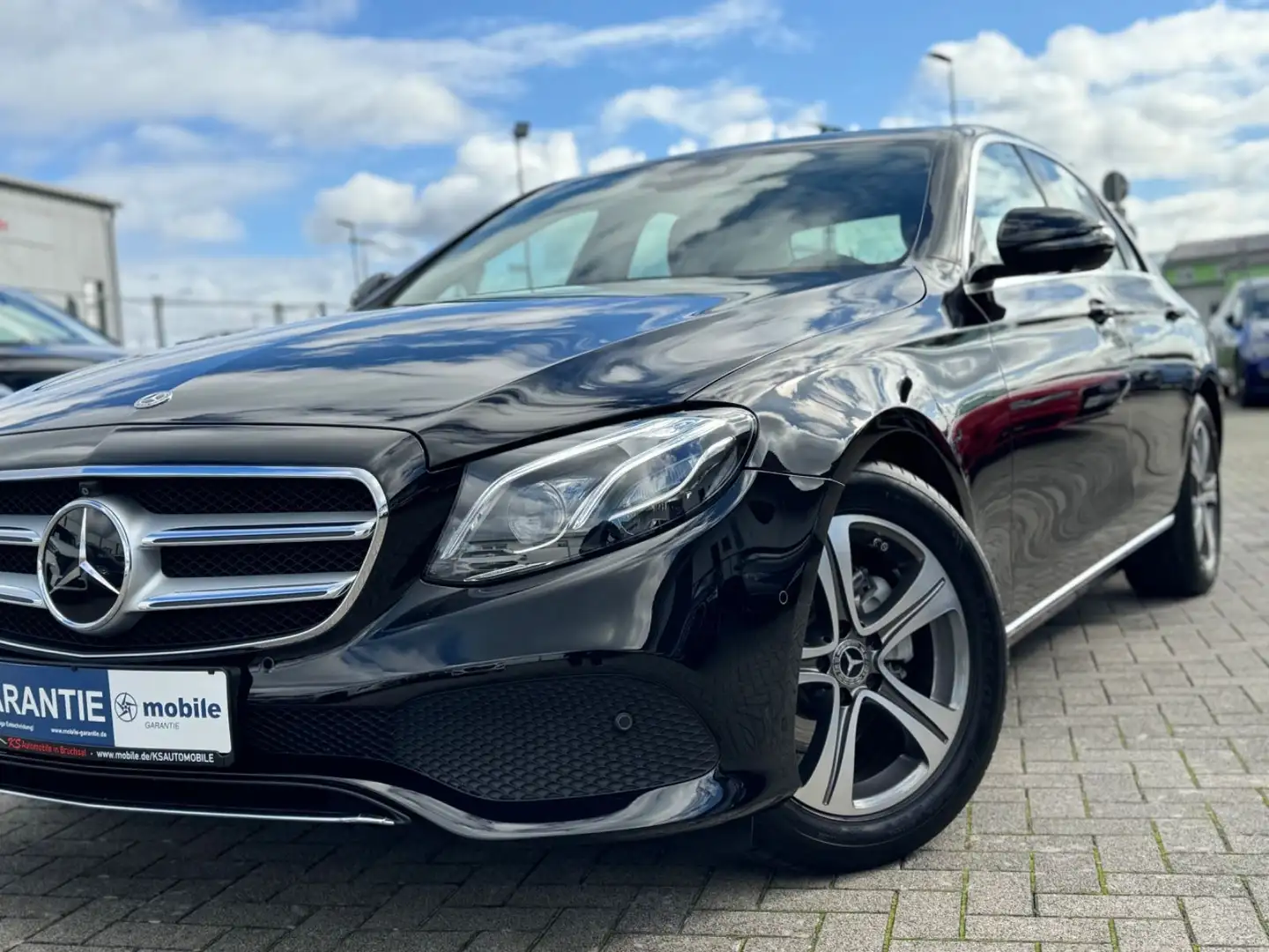 Mercedes-Benz E 220 d Avantgarde *Widescreen*360G*AHK*1.Hand* Noir - 2