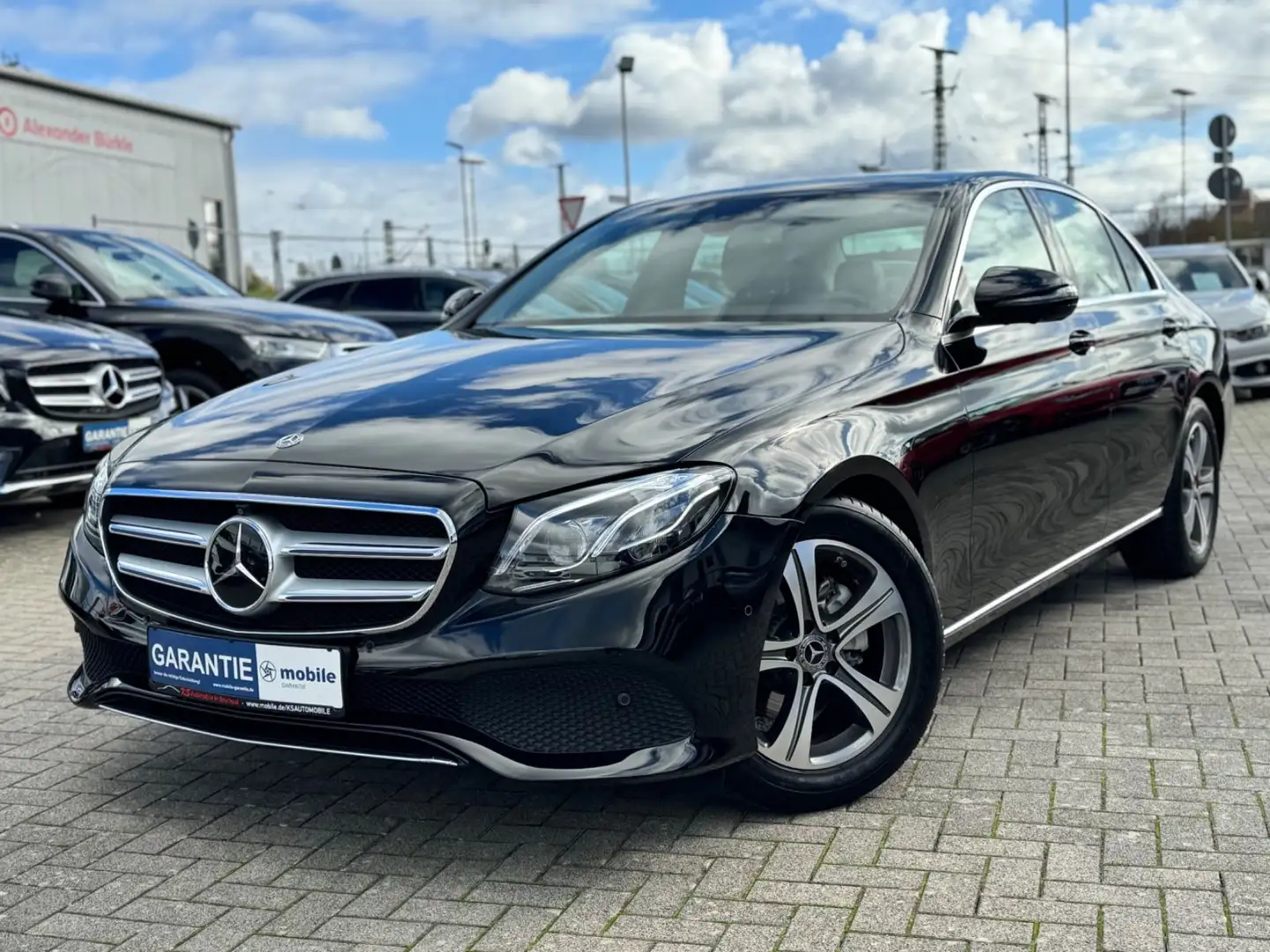 Mercedes-Benz E 220 d Avantgarde *Widescreen*360G*AHK*1.Hand* Noir - 1