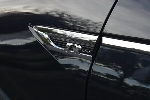 Volkswagen Tiguan Allspace view 12
