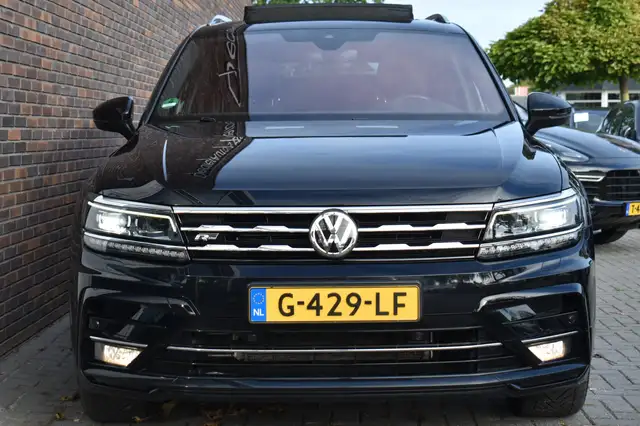 Volkswagen Tiguan Allspace view 8