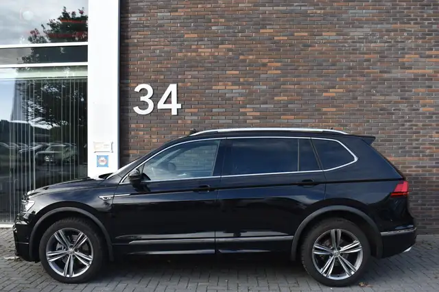 Volkswagen Tiguan Allspace view 11