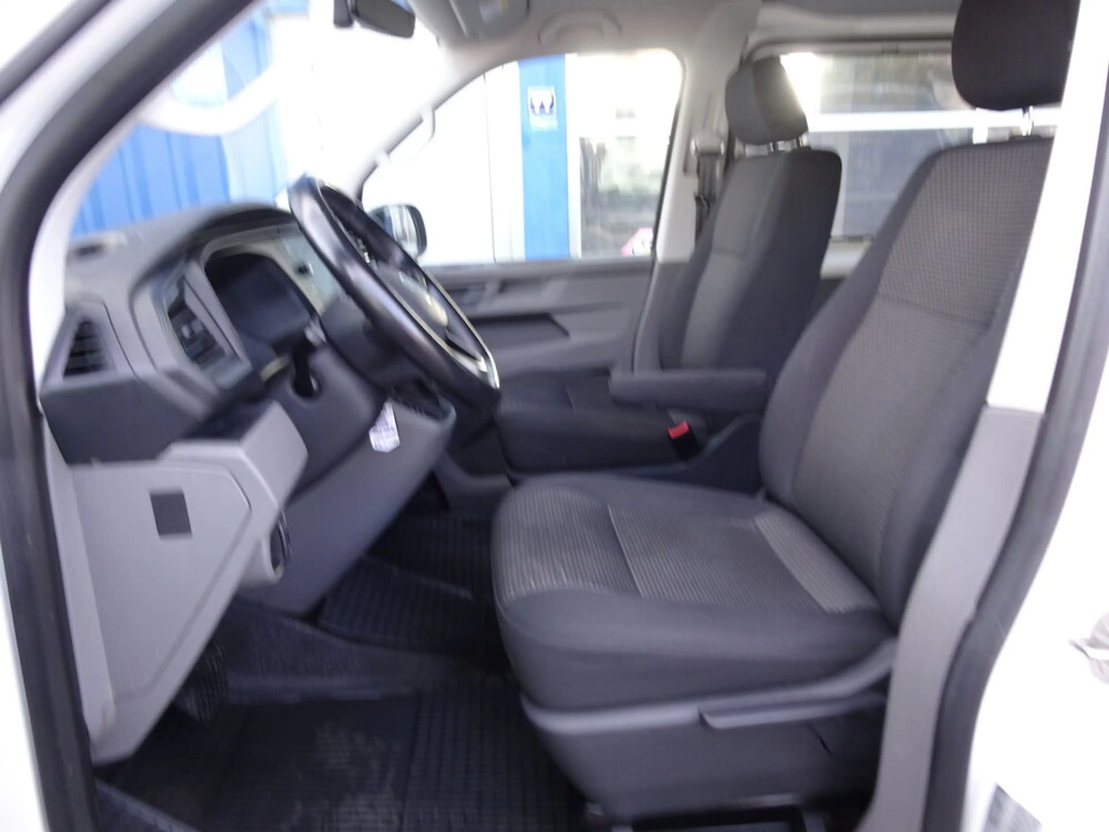 Volkswagen T6.1 Transporter /Doka KR 2,0 TDI 5-Sitze — photo 7