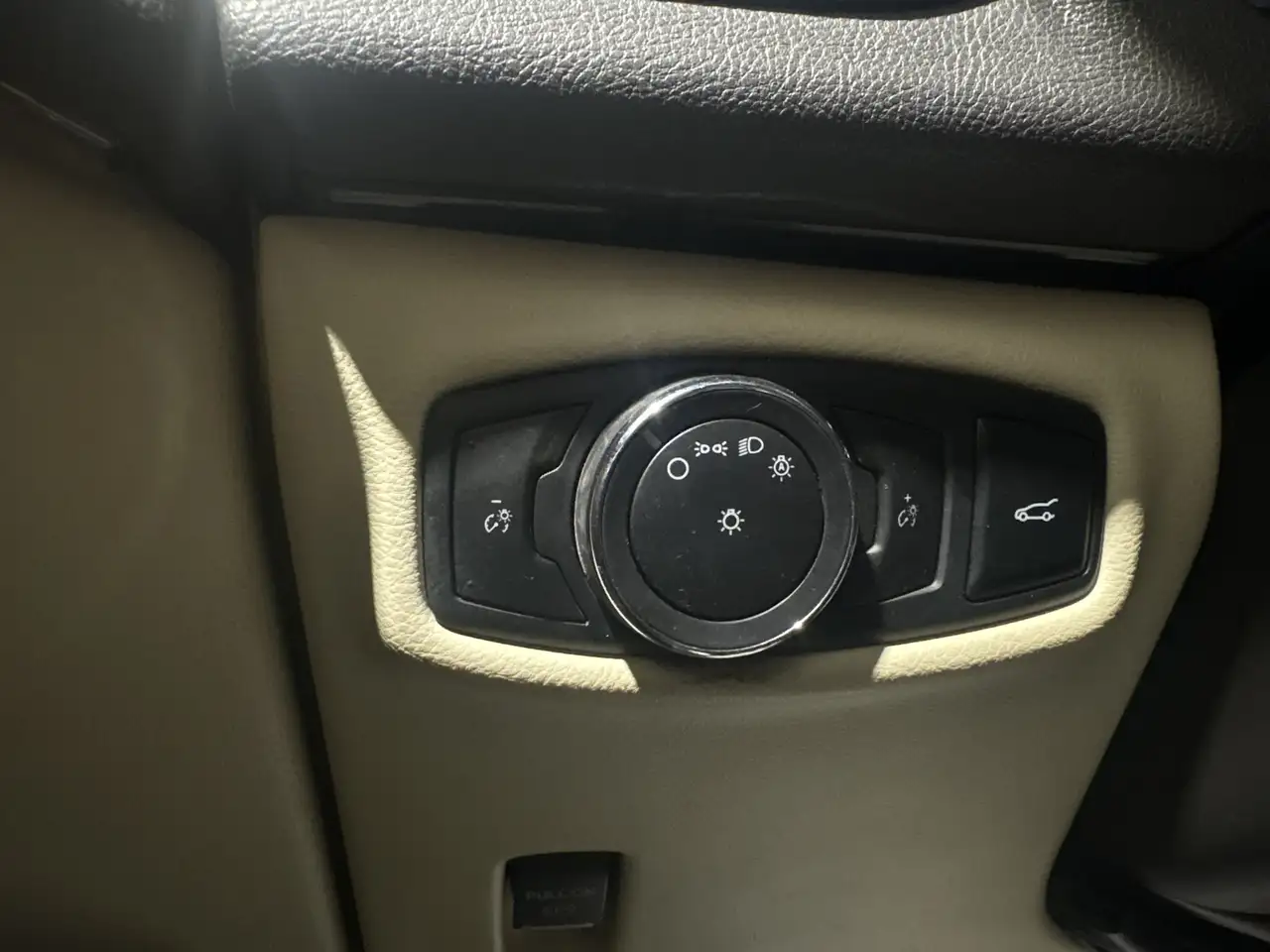 Lincoln MKZ снимка Lincoln MKZ