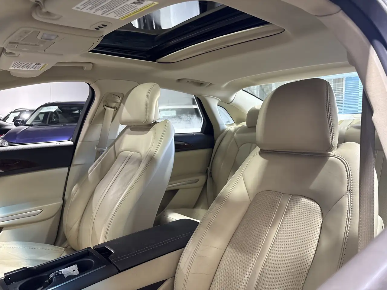 Lincoln MKZ снимка Lincoln MKZ