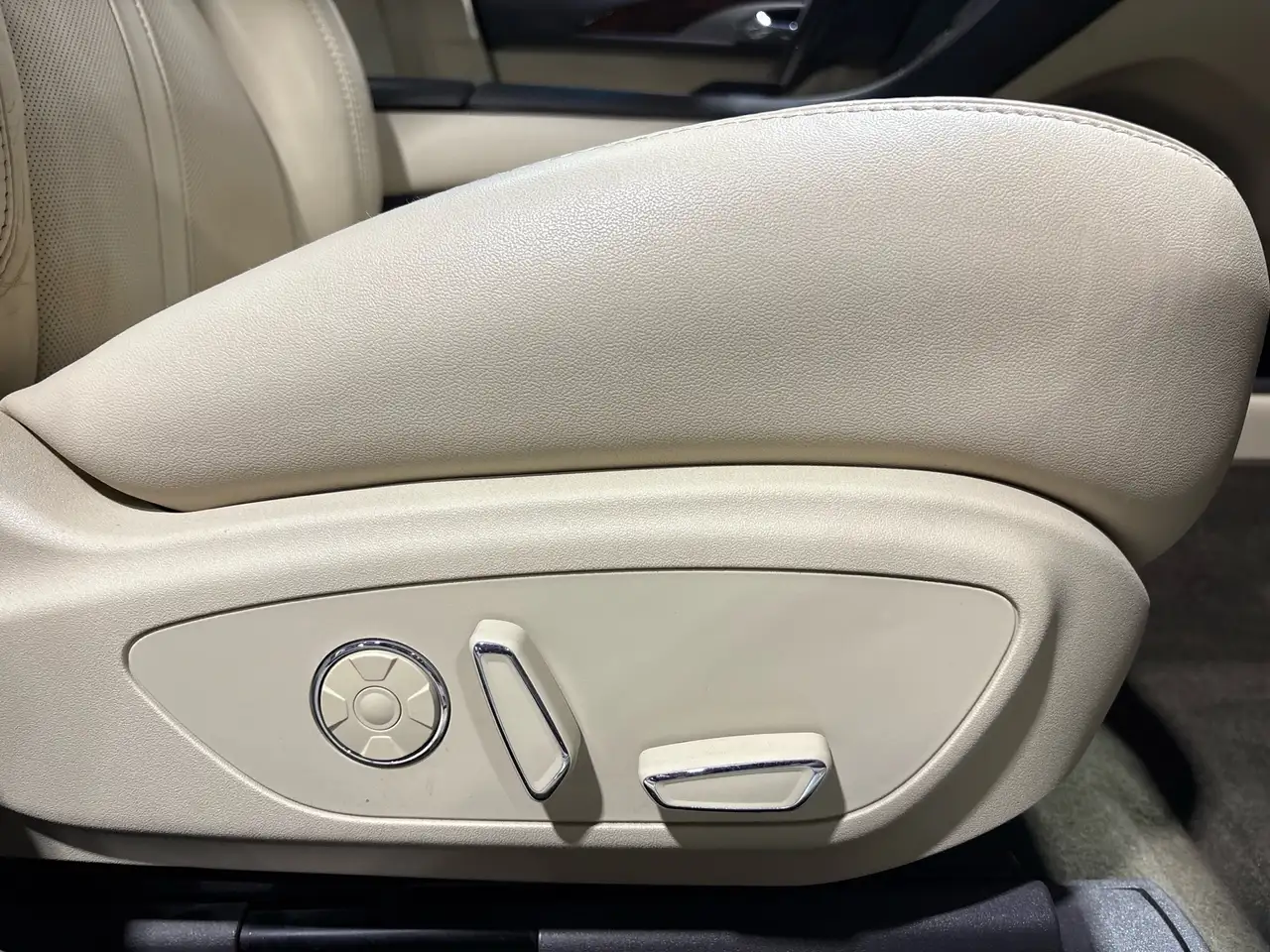 Lincoln MKZ снимка Lincoln MKZ