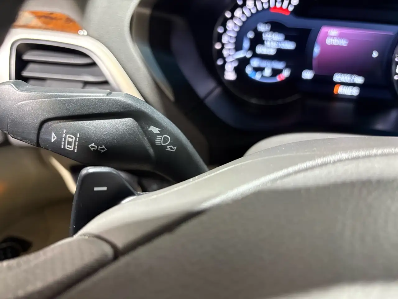 Lincoln MKZ снимка Lincoln MKZ