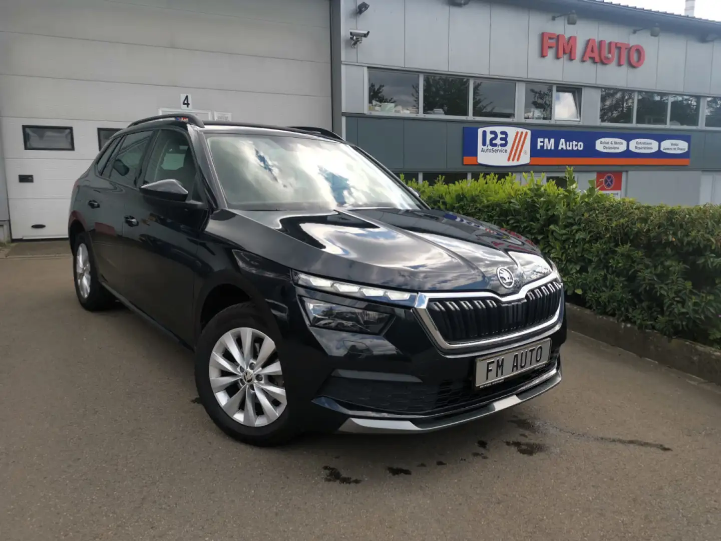 Skoda Kamiq 1.0 TSI AMBITION Negro - 1